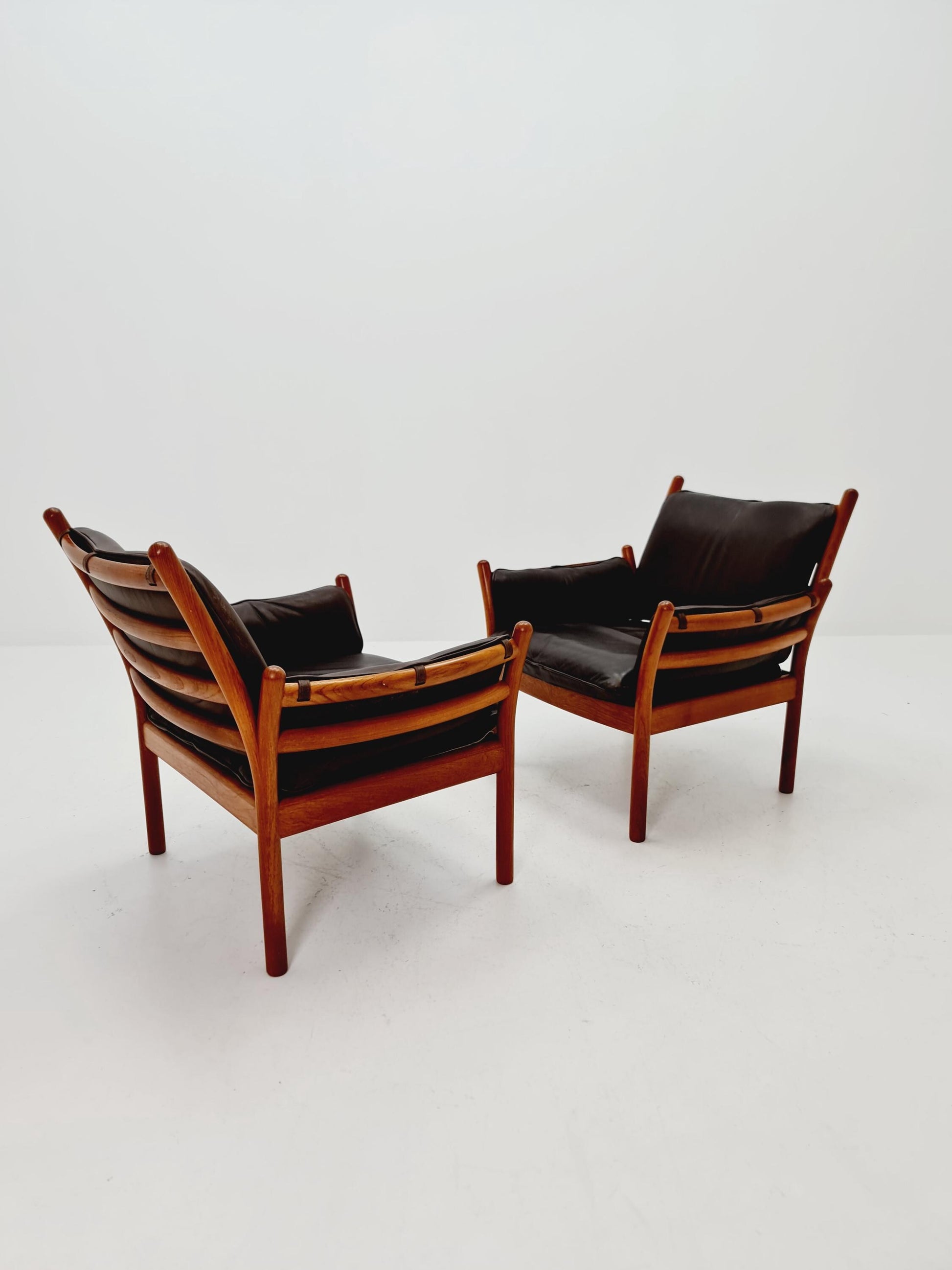 Mid century easy lounge chairs by Illum Wikkelso 'Genius' For Silkborg Denamrk 1960s, Set of 2
