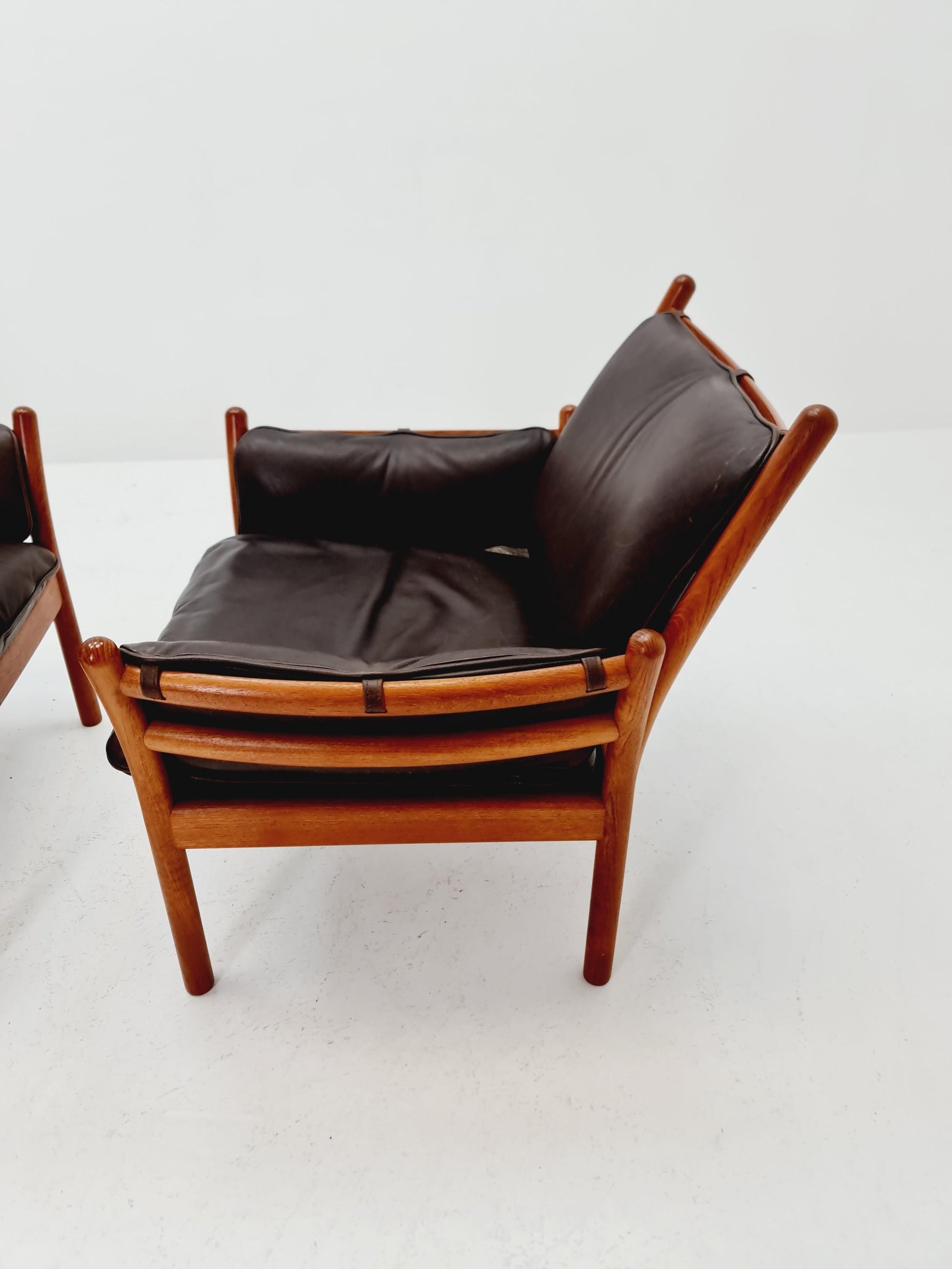 Mid century easy lounge chairs by Illum Wikkelso 'Genius' For Silkborg Denamrk 1960s, Set of 2