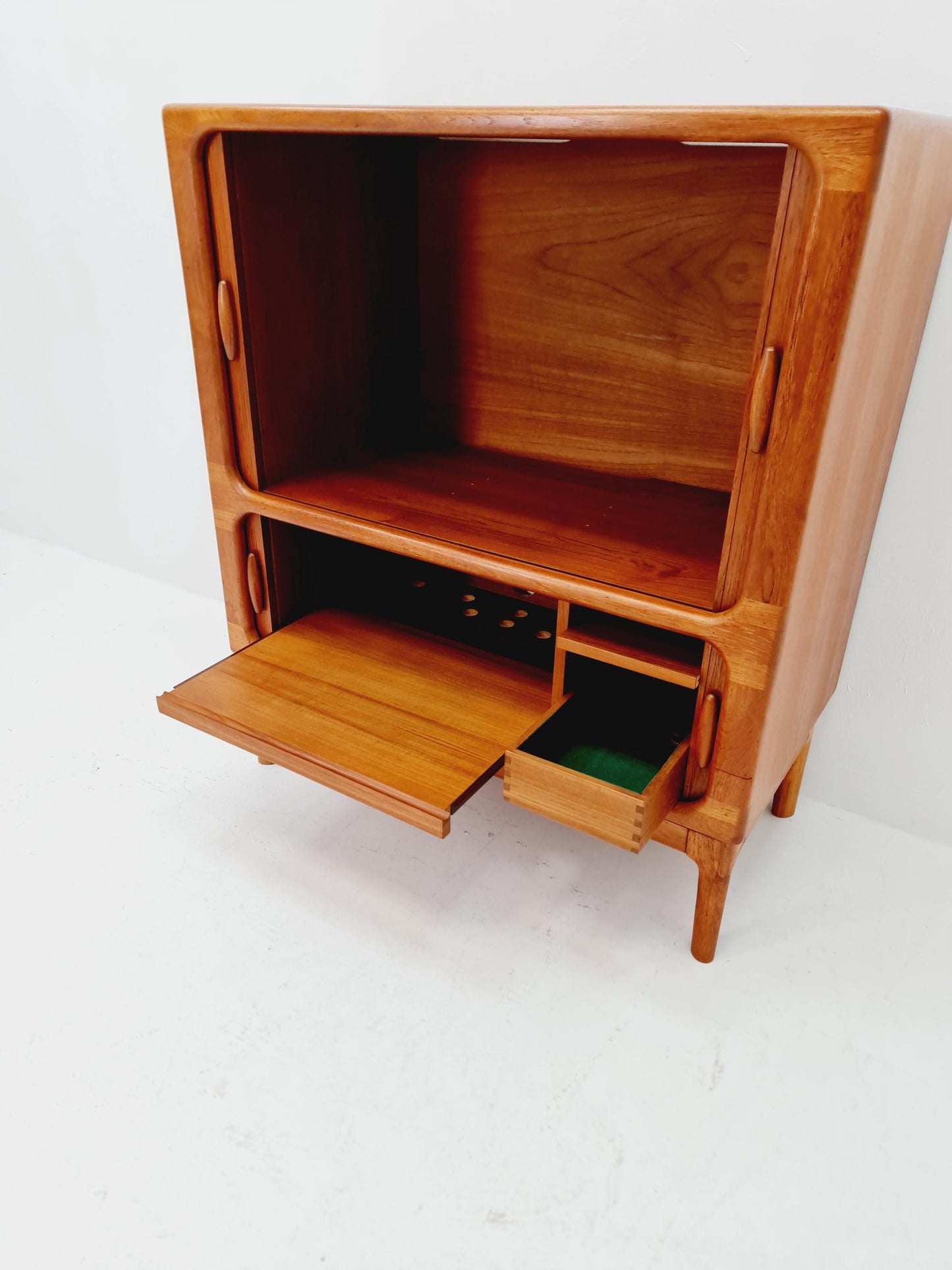 Mid century Solid Danish teak hallway cabinet,TV & Record cabinet By Dyrlund 1960s
