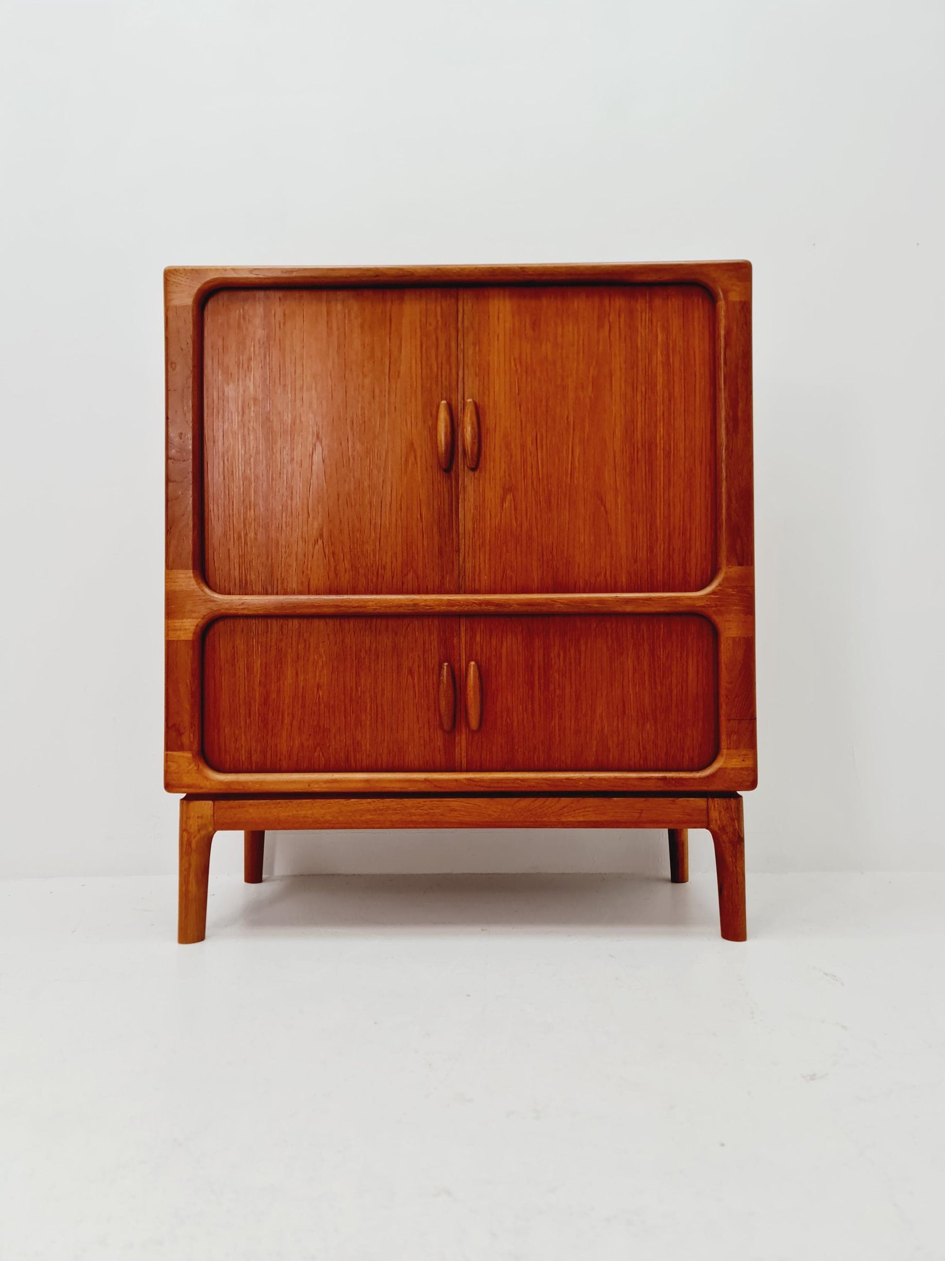 Mid century Solid Danish teak hallway cabinet,TV & Record cabinet By Dyrlund 1960s