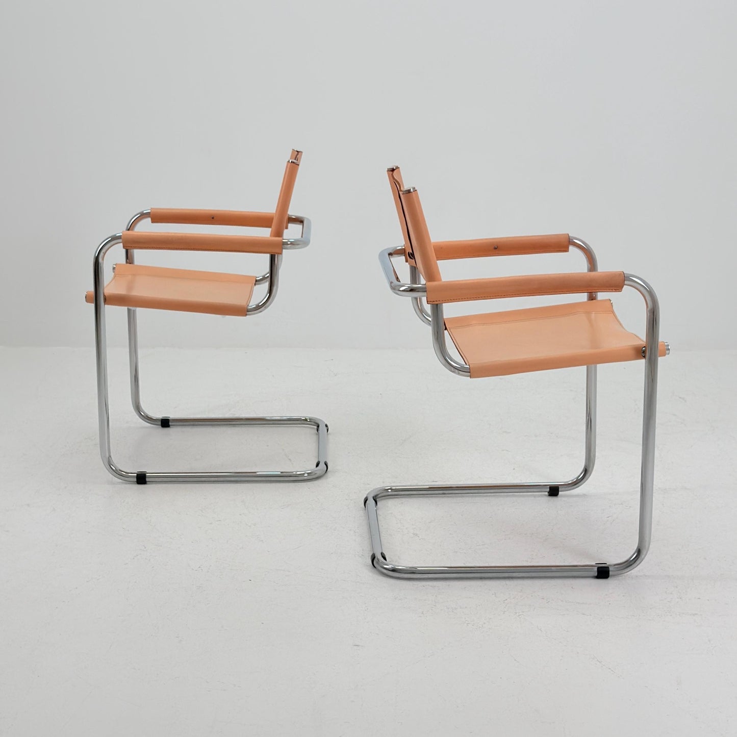 Set of 4 Mid century Bauhaus B34 Tan leather cantilever armchair by Mart Stam italy 1980s