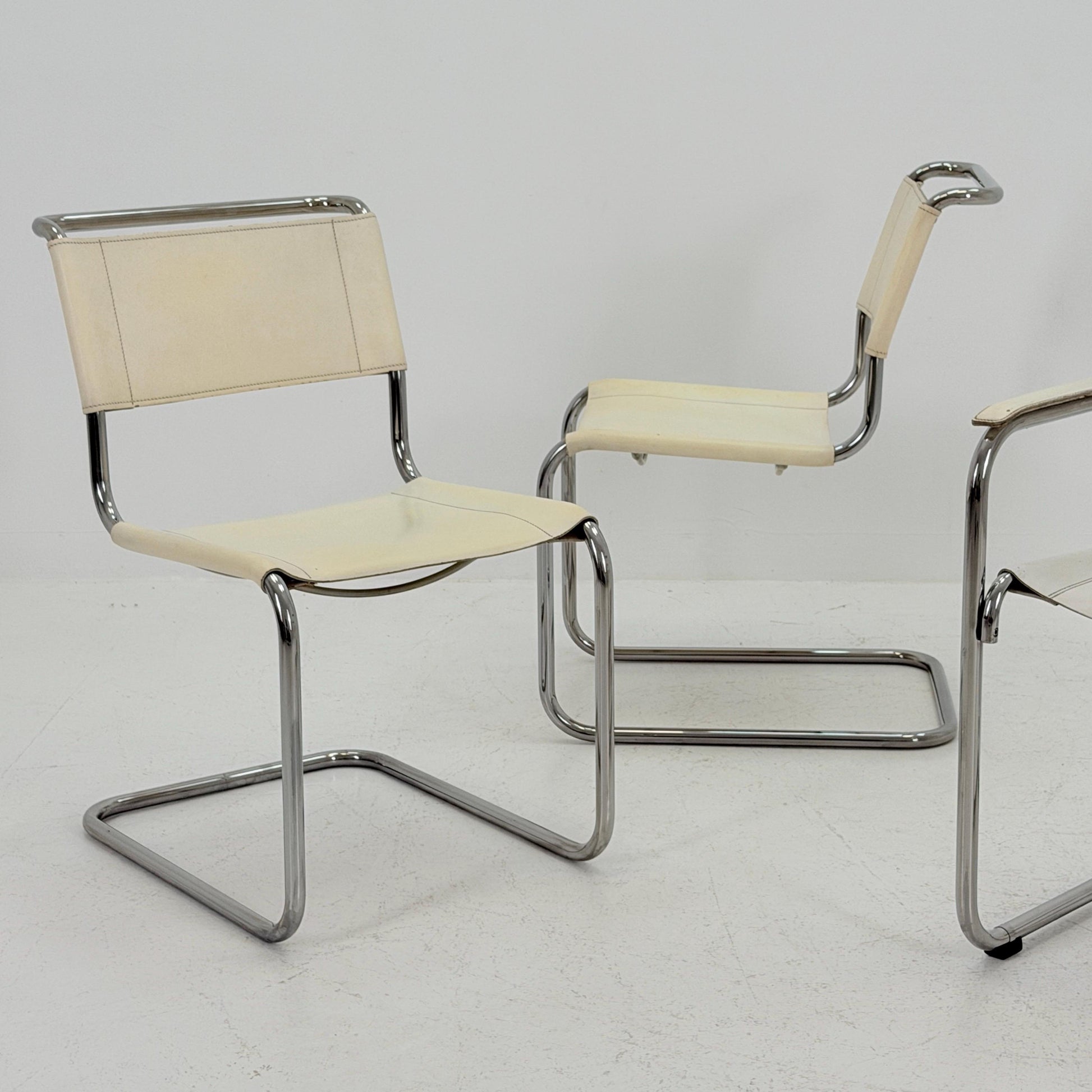 Set of 4 Vintage Thonet S33 & S34 Bauhaus Cantilever Chairs – White Leather – Germany, 1980s