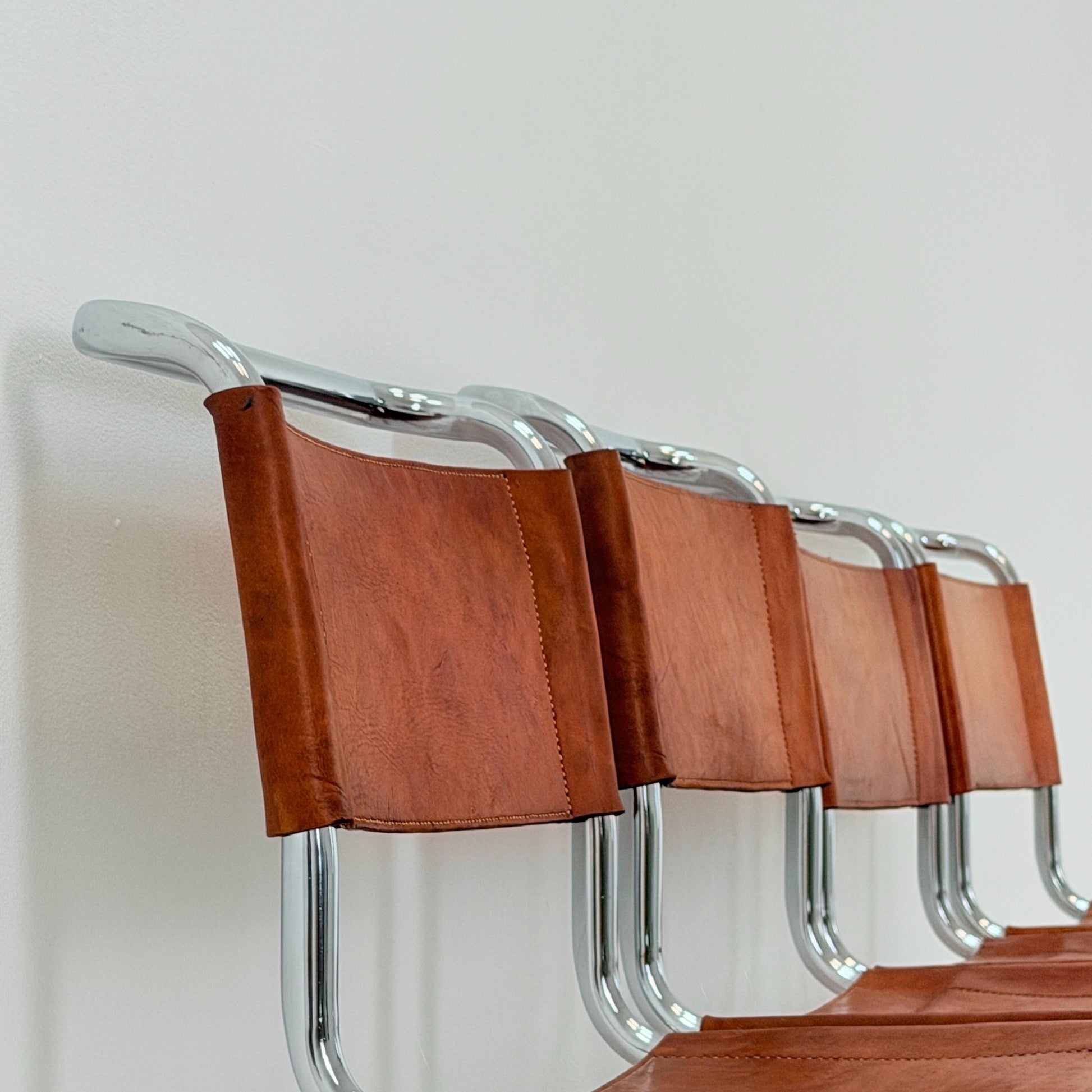 Set of 4 Mid-Century MR10 Cantilever Chairs by Ludwig Mies van der Rohe – Cognac Leather – Italy, 1980s