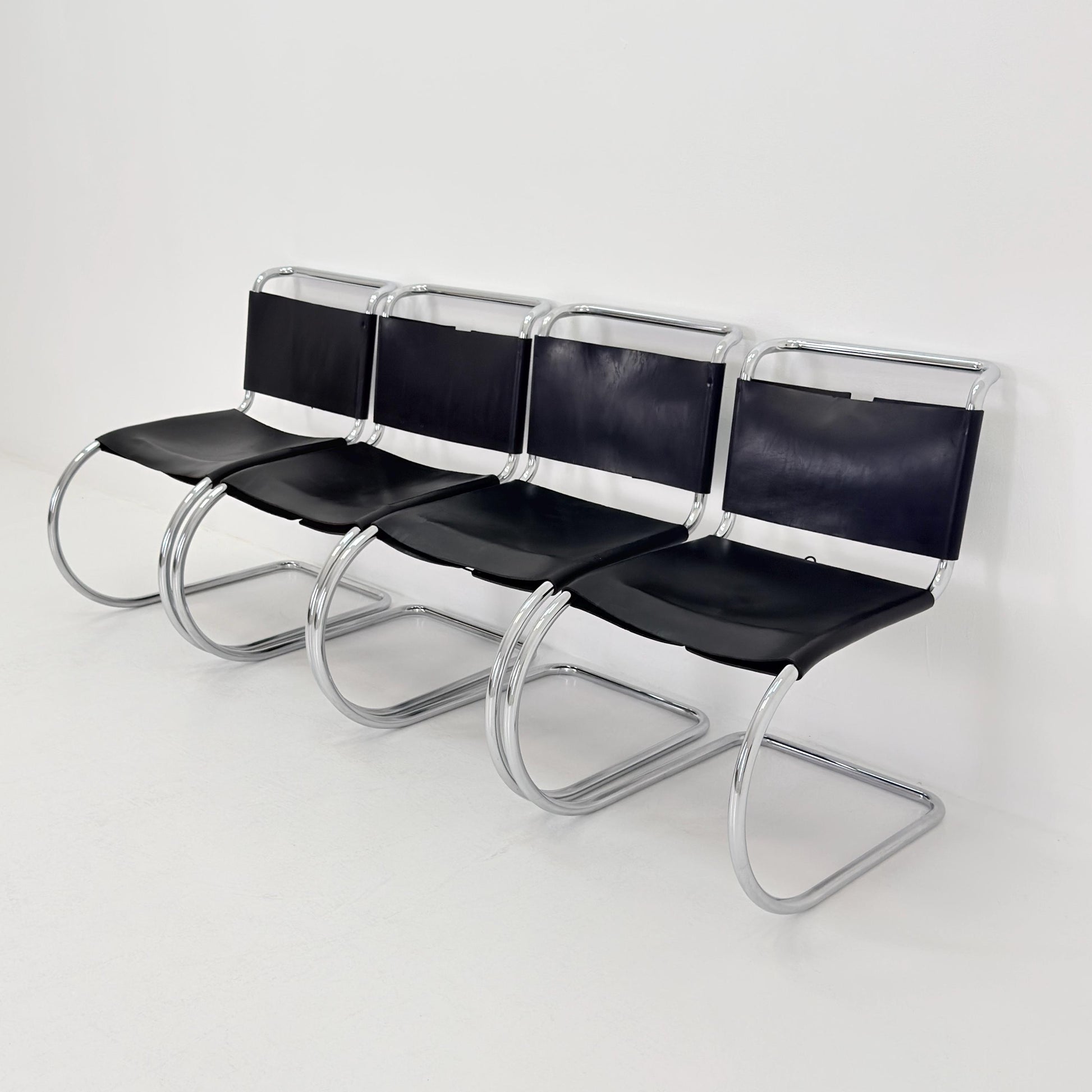 Set of 4 Bauhaus Mid-Century Modern Mies van der Rohe MR 10 black leather Chairs 1980s Italy