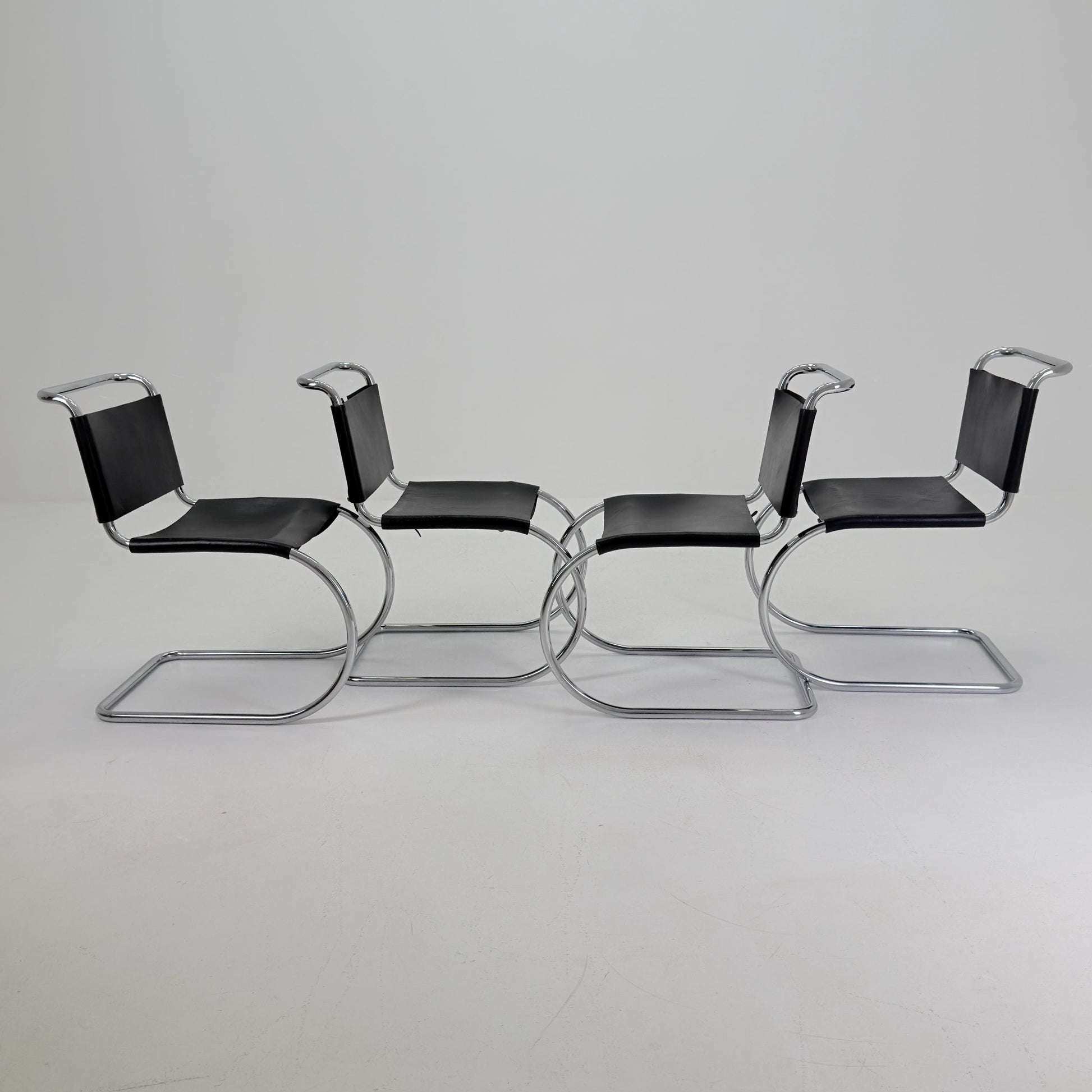 Set of 4 Bauhaus Mid-Century Modern Mies van der Rohe MR 10 black leather Chairs 1980s Italy
