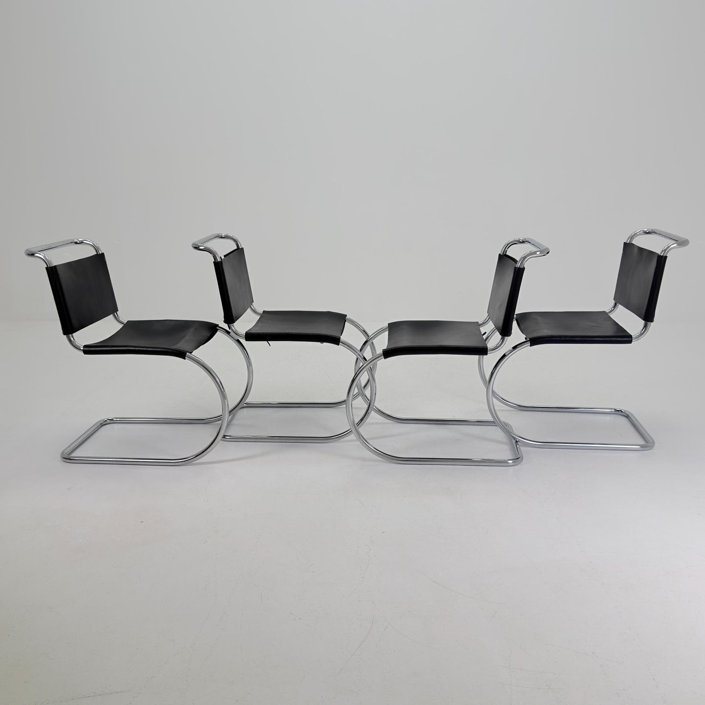 Set of 4 Bauhaus Mid-Century Modern Mies van der Rohe MR 10 black leather Chairs 1980s Italy