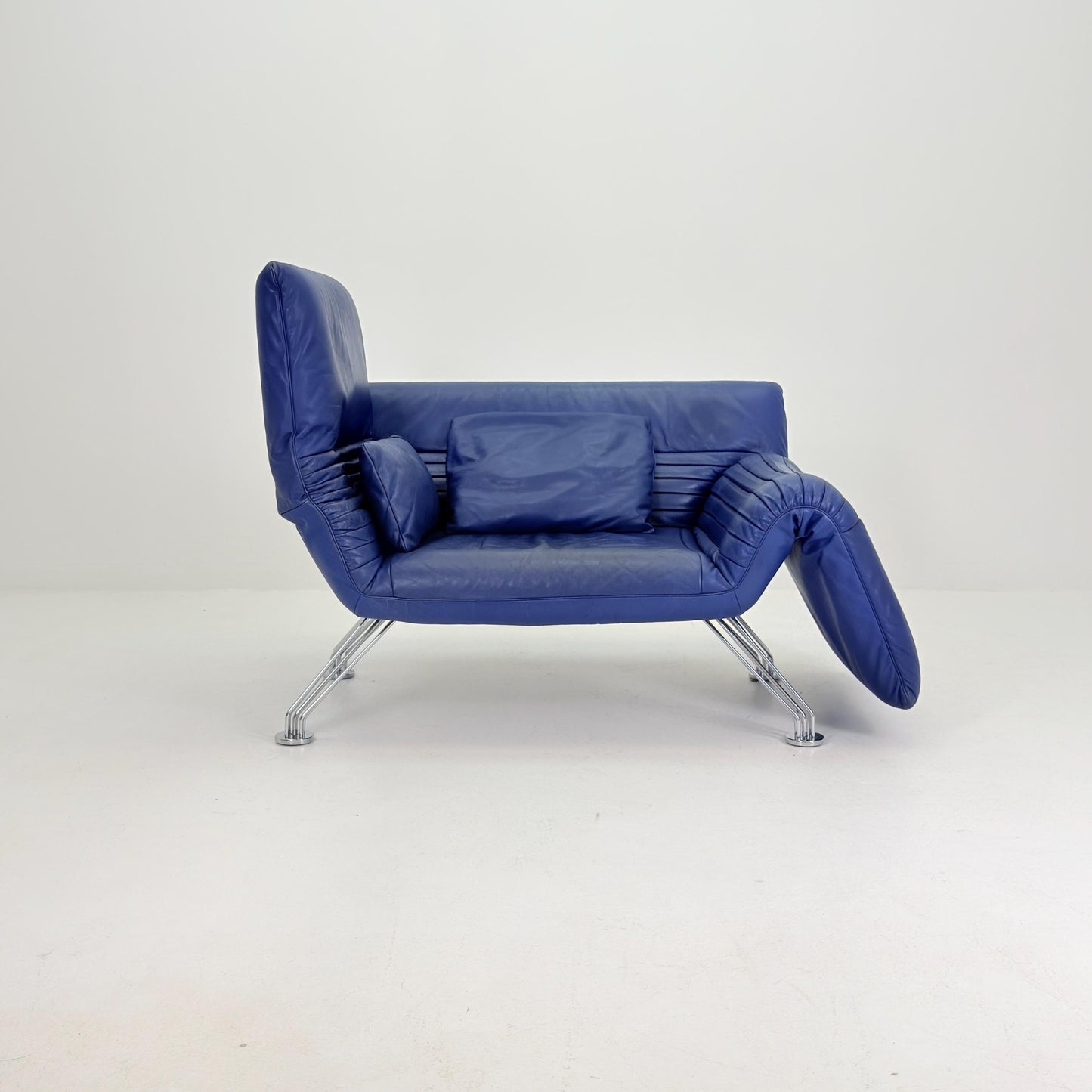 Mid Century De Sede DS-142 Blue Leather Lounge Chair Chaise Longue by Wilfried Totzek, Switzerland 1980s
