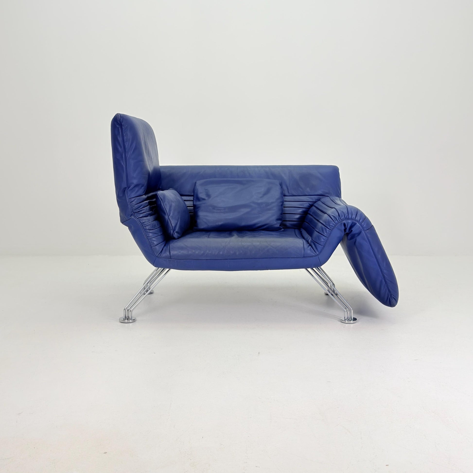 Mid Century De Sede DS-142 Blue Leather Lounge Chair Chaise Longue by Wilfried Totzek, Switzerland 1980s