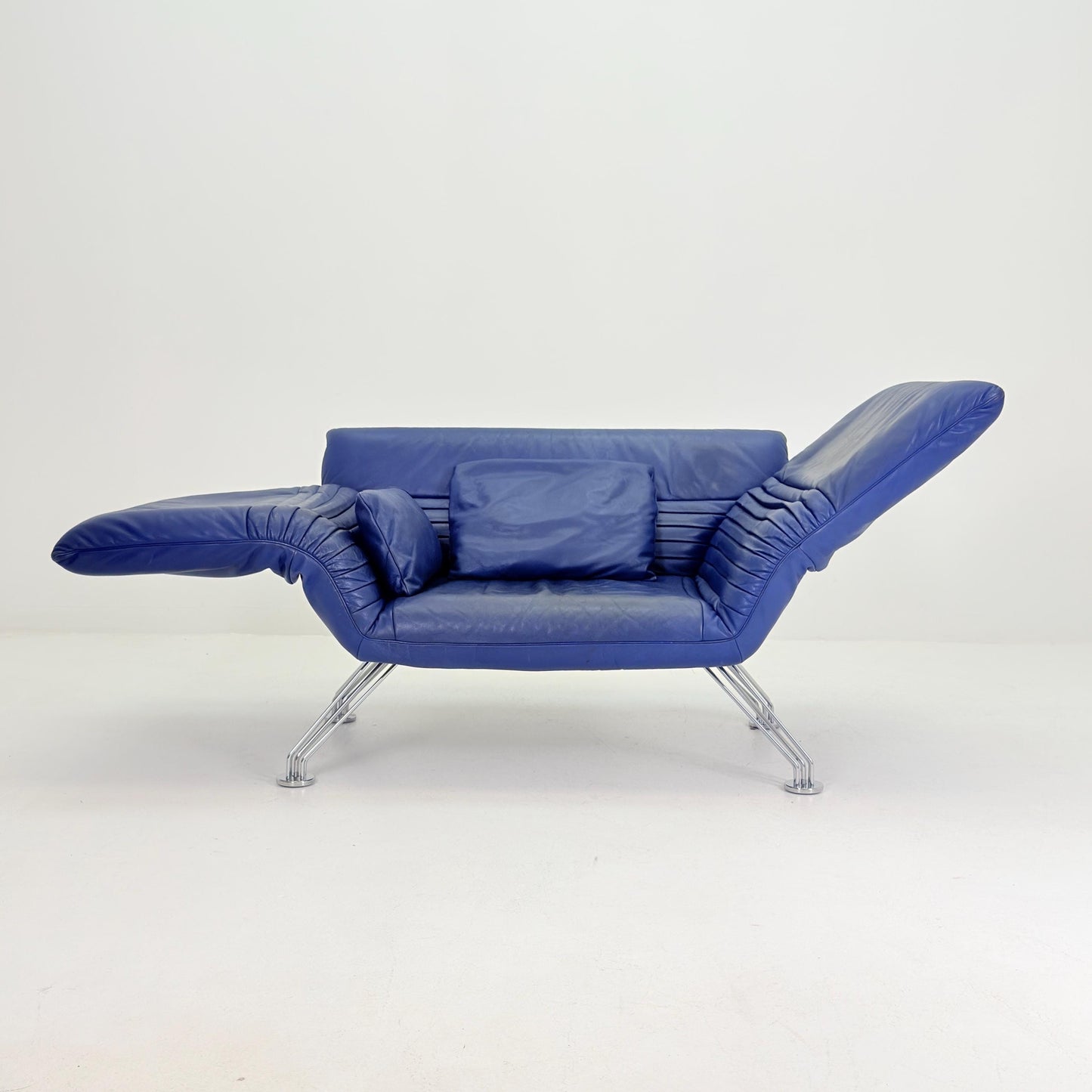 Mid Century De Sede DS-142 Blue Leather Lounge Chair Chaise Longue by Wilfried Totzek, Switzerland 1980s