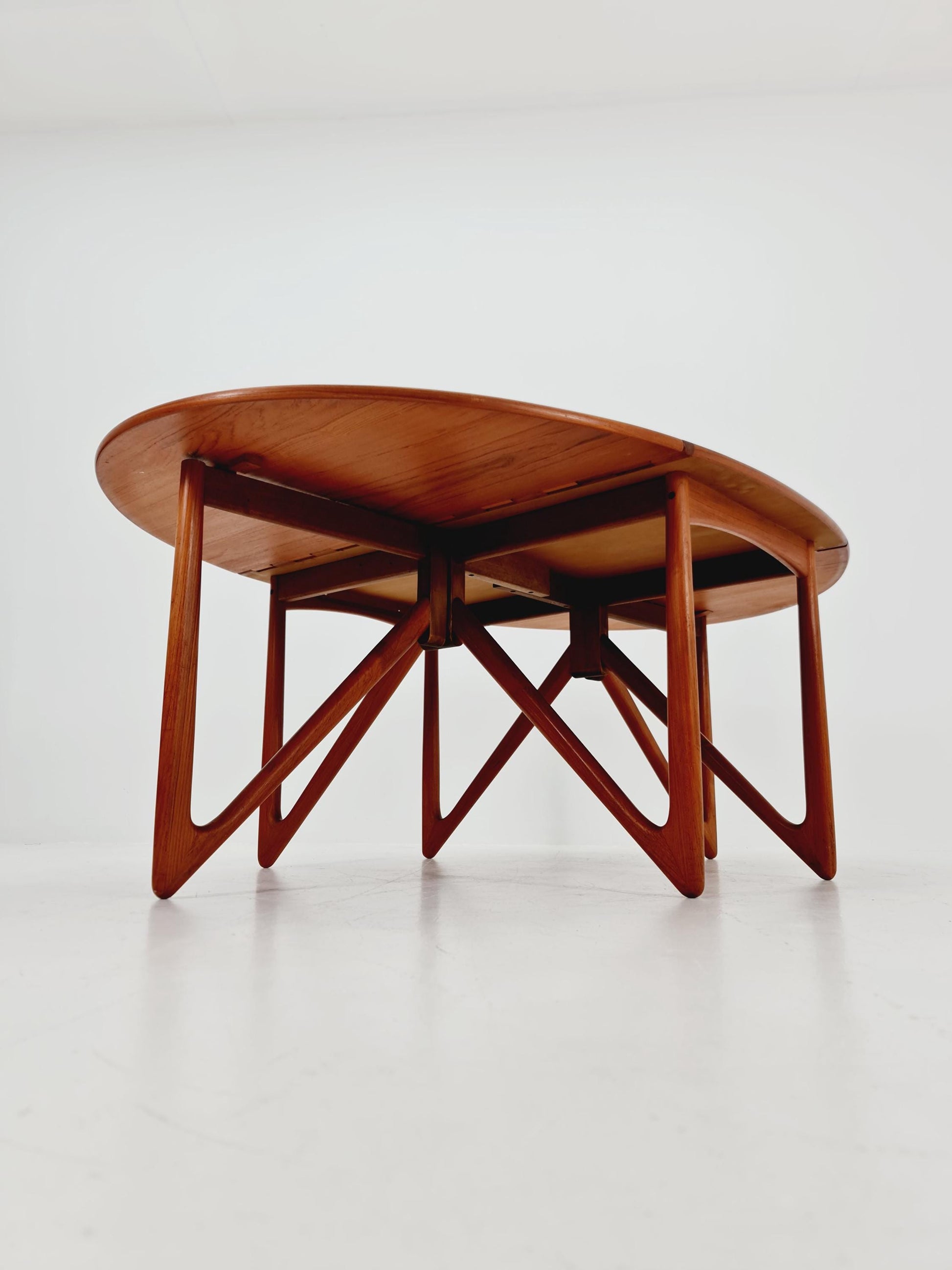 Iconic Danish Mid-Century Modern Drop leaf Teak Dining Table by Niels Koefoed 1960s