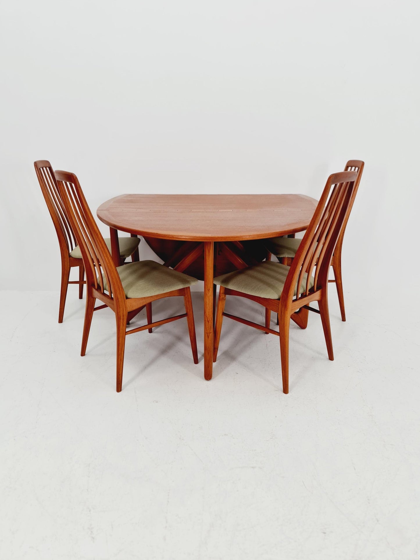 Iconic Danish Mid-Century Modern Drop leaf Teak Dining Table by Niels Koefoed 1960s
