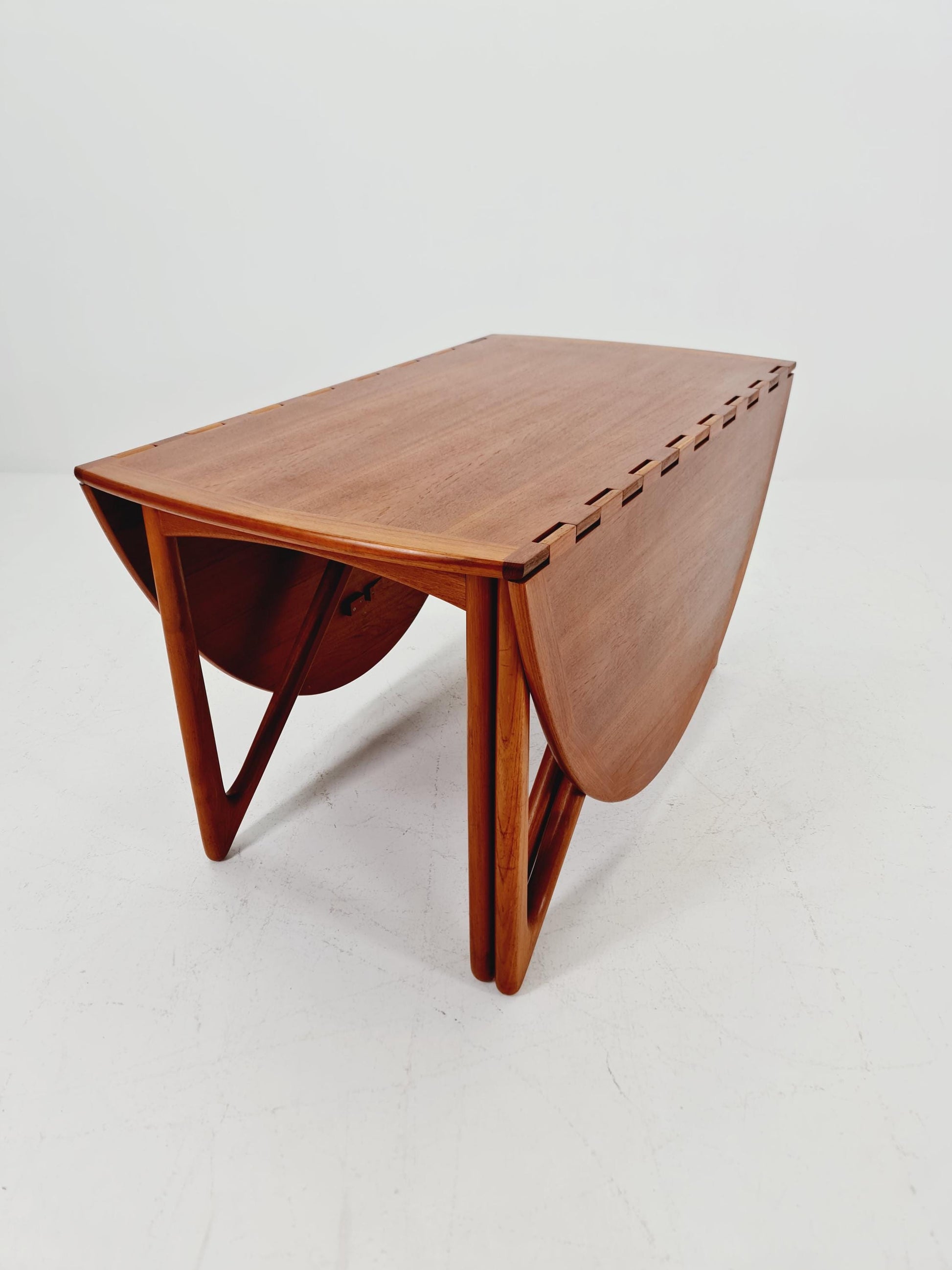 Iconic Danish Mid-Century Modern Drop leaf Teak Dining Table by Niels Koefoed 1960s