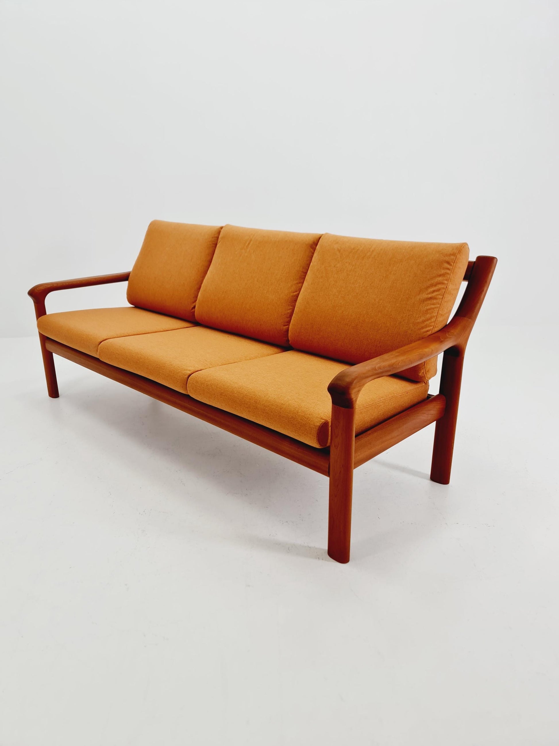Mid century teak 3 -Seater Sofa by Holstebro möbelfabrik A/S , 1970s