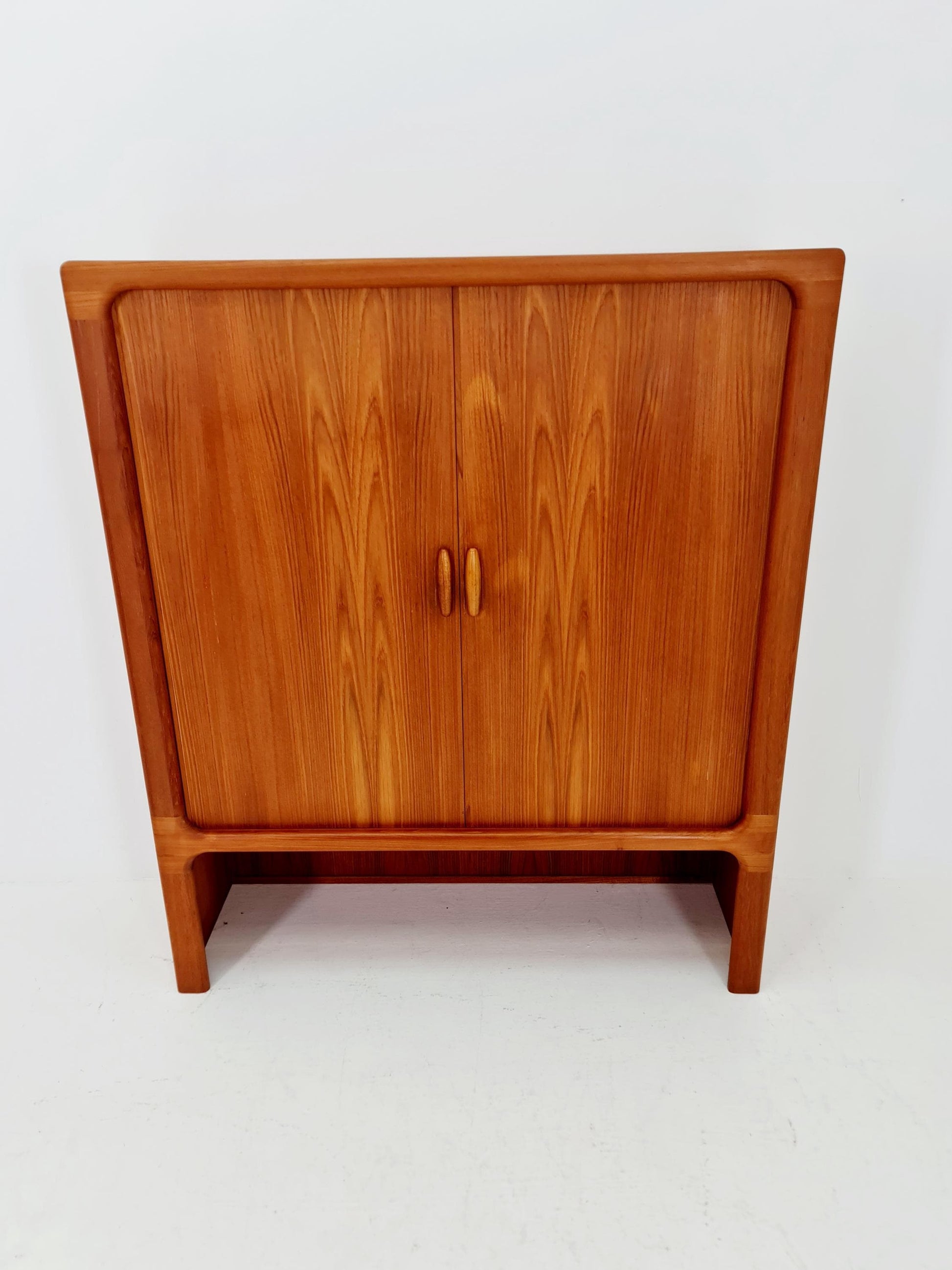 Mid century Solid Danish teak hallway cabinet, T.V cabinet By Dyrlund 1960s