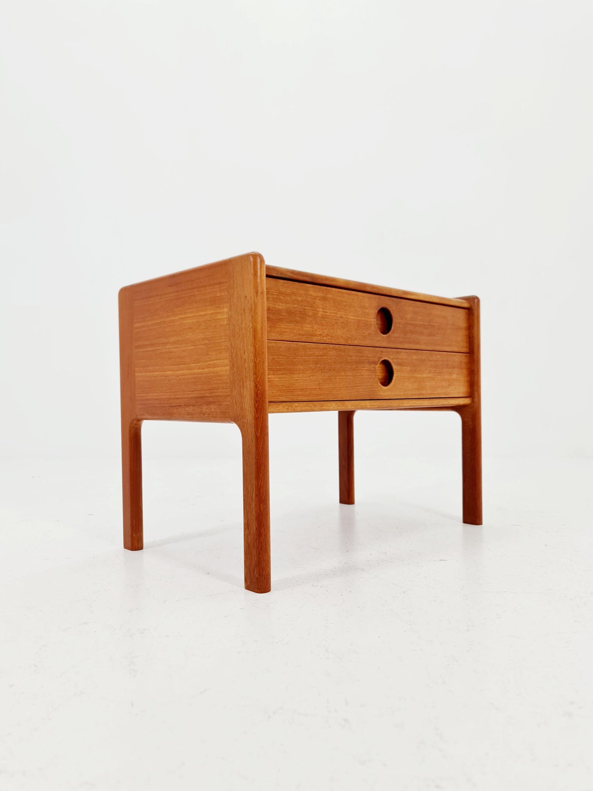 Midcentury Danish teak Side table/ Bedside table Kai Kristiansen Modell VM202 , 1960s