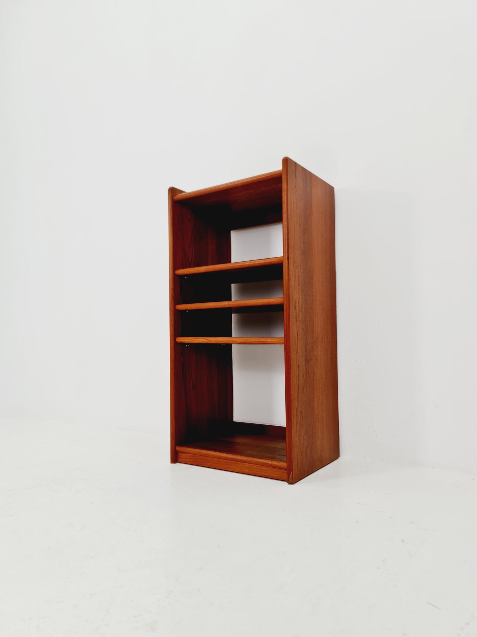 Danish freestanding solid teak vintage bookshelf / book case teak , 1970s