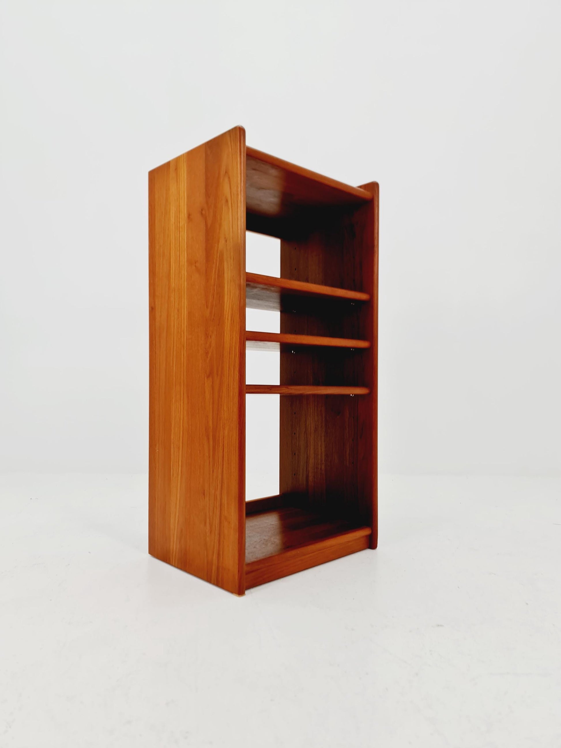 Danish freestanding solid teak vintage bookshelf / book case teak , 1970s