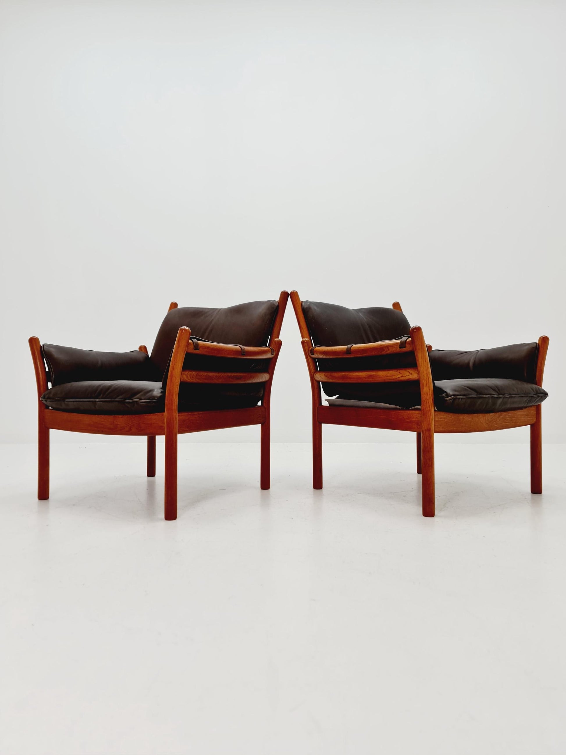 Mid century easy lounge chairs by Illum Wikkelso 'Genius' For Silkborg Denamrk 1960s, Set of 2