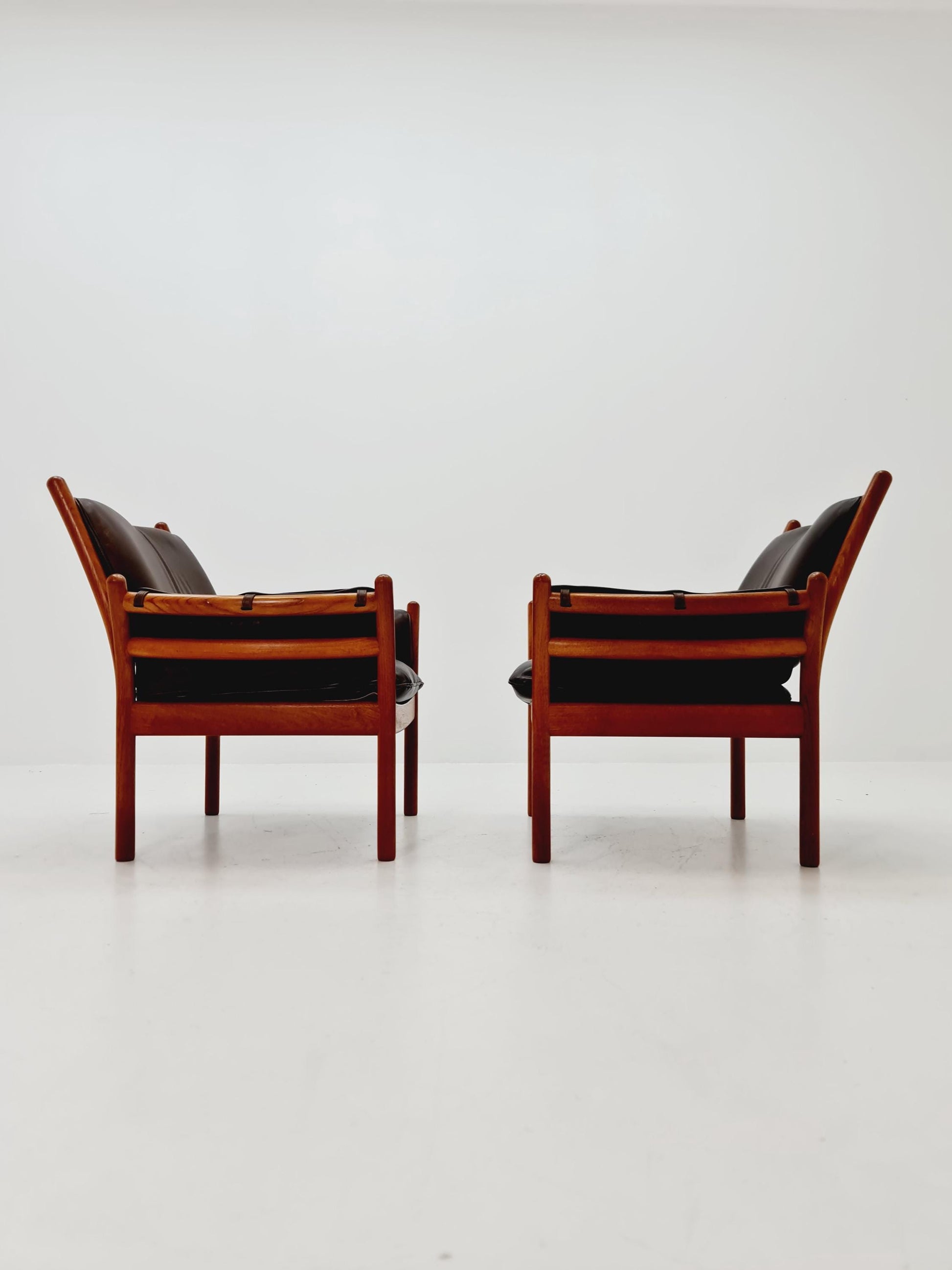 Mid century easy lounge chairs by Illum Wikkelso 'Genius' For Silkborg Denamrk 1960s, Set of 2