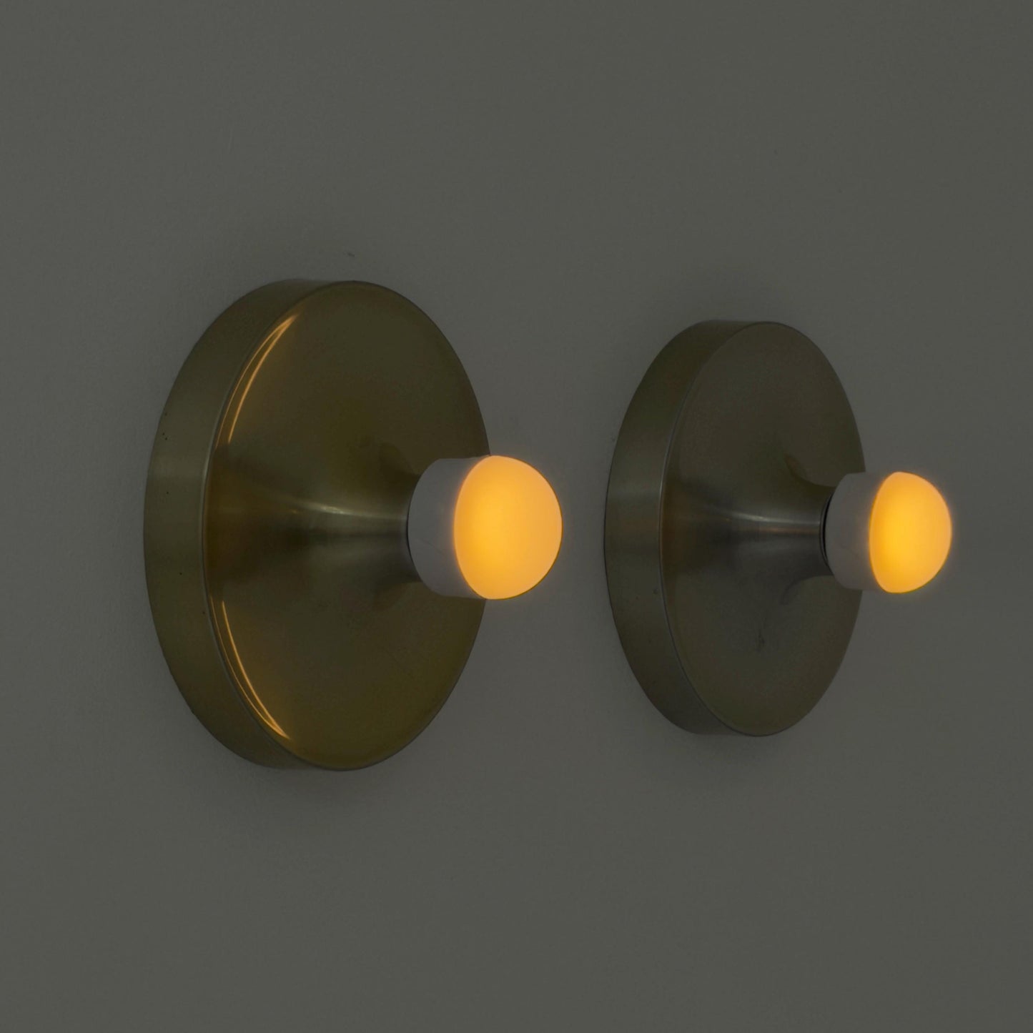Ser of 2 Space age wall lights selection by Charlotte Perriand for Les Arcs, 1970 France