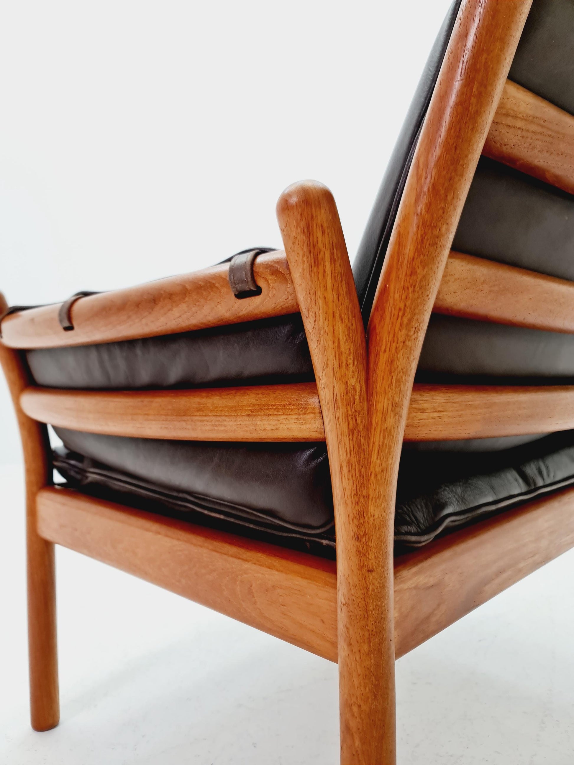 Mid century easy lounge chair by Illum Wikkelso 'Genius' For Silkborg Denamrk 1960s,