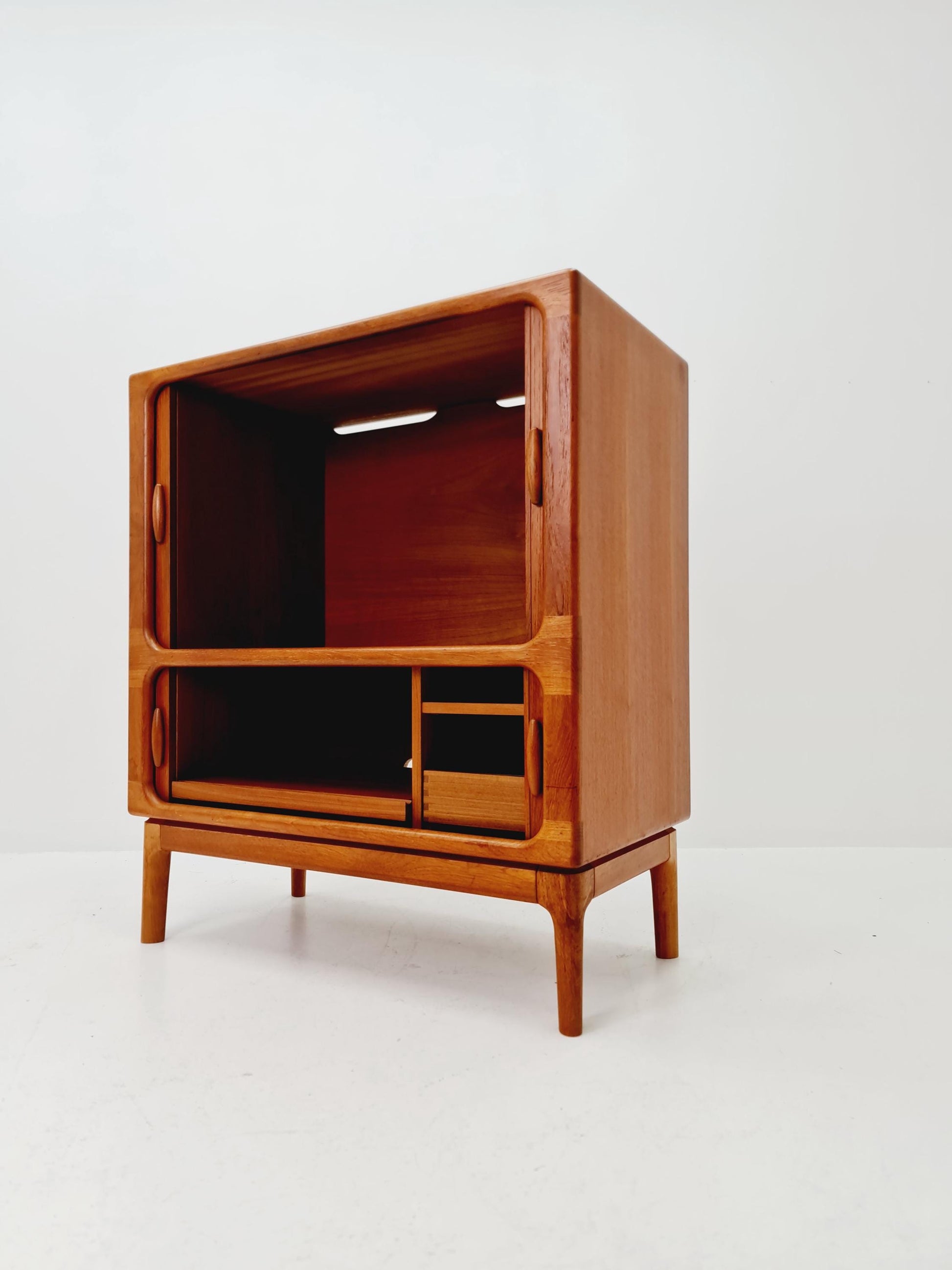 Mid century Solid Danish teak hallway cabinet,TV & Record cabinet By Dyrlund 1960s