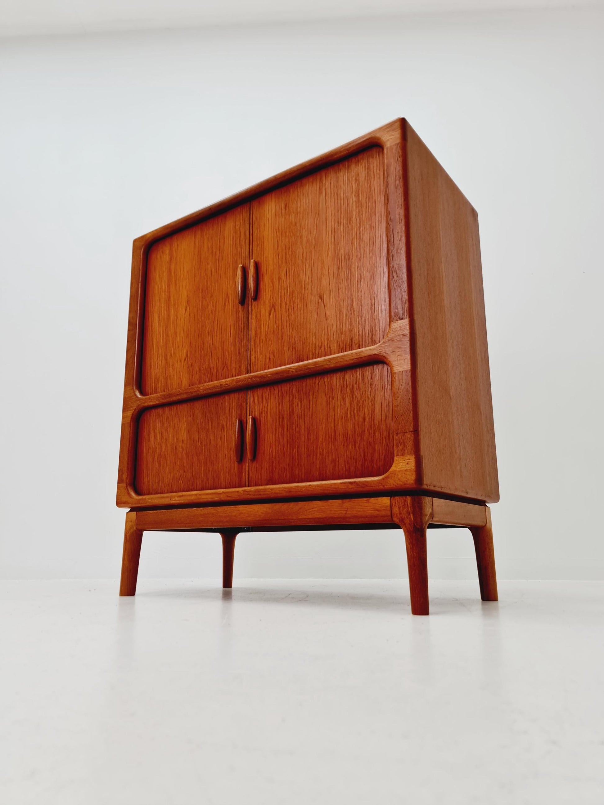 Mid century Solid Danish teak hallway cabinet,TV & Record cabinet By Dyrlund 1960s