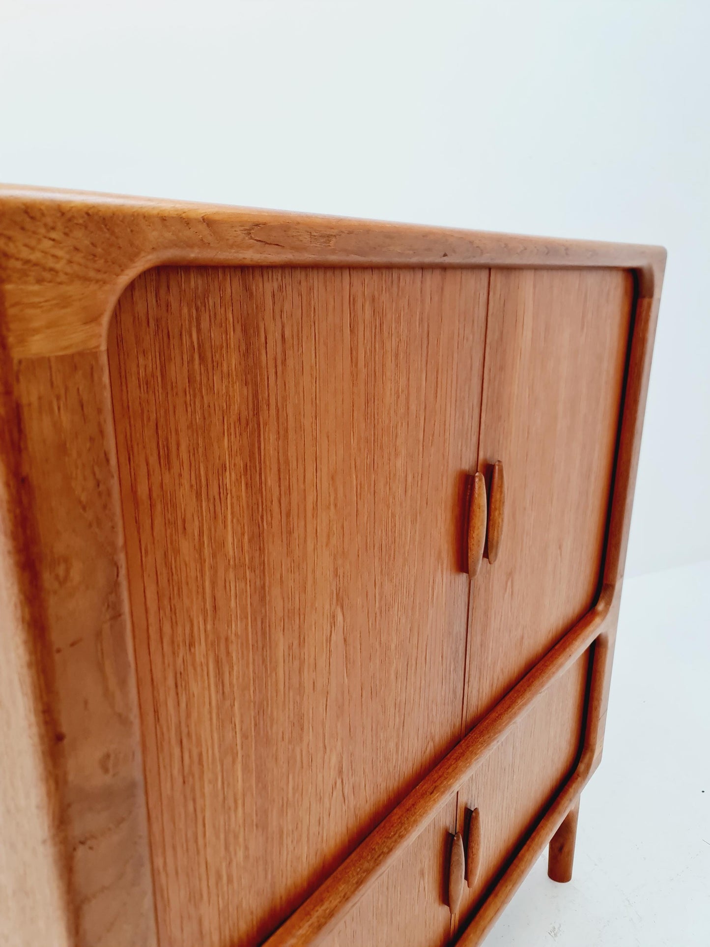 Mid century Solid Danish teak hallway cabinet,TV & Record cabinet By Dyrlund 1960s