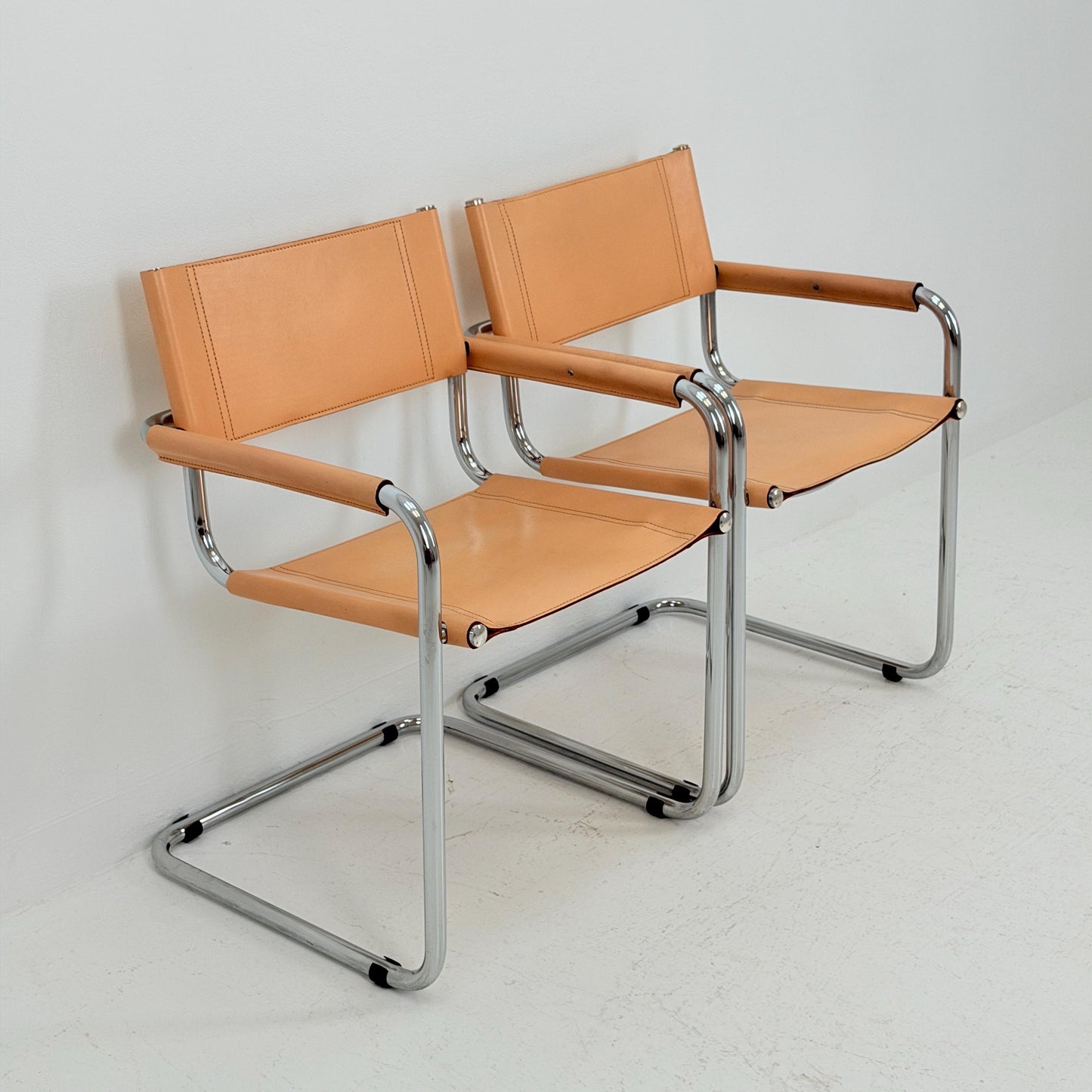 Set of 2 Mid century Bauhaus B34 Tan leather cantilever armchair by Mart Stam italy 1980s