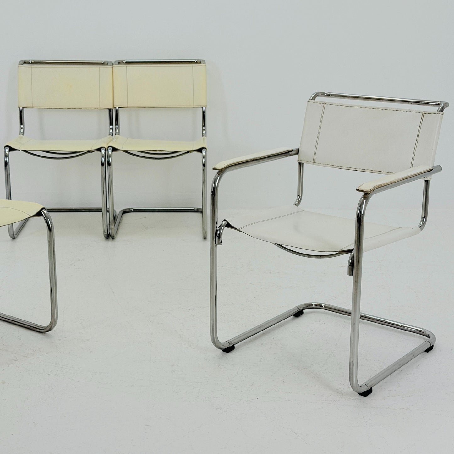 Set of 4 Vintage Thonet S33 & S34 Bauhaus Cantilever Chairs – White Leather – Germany, 1980s