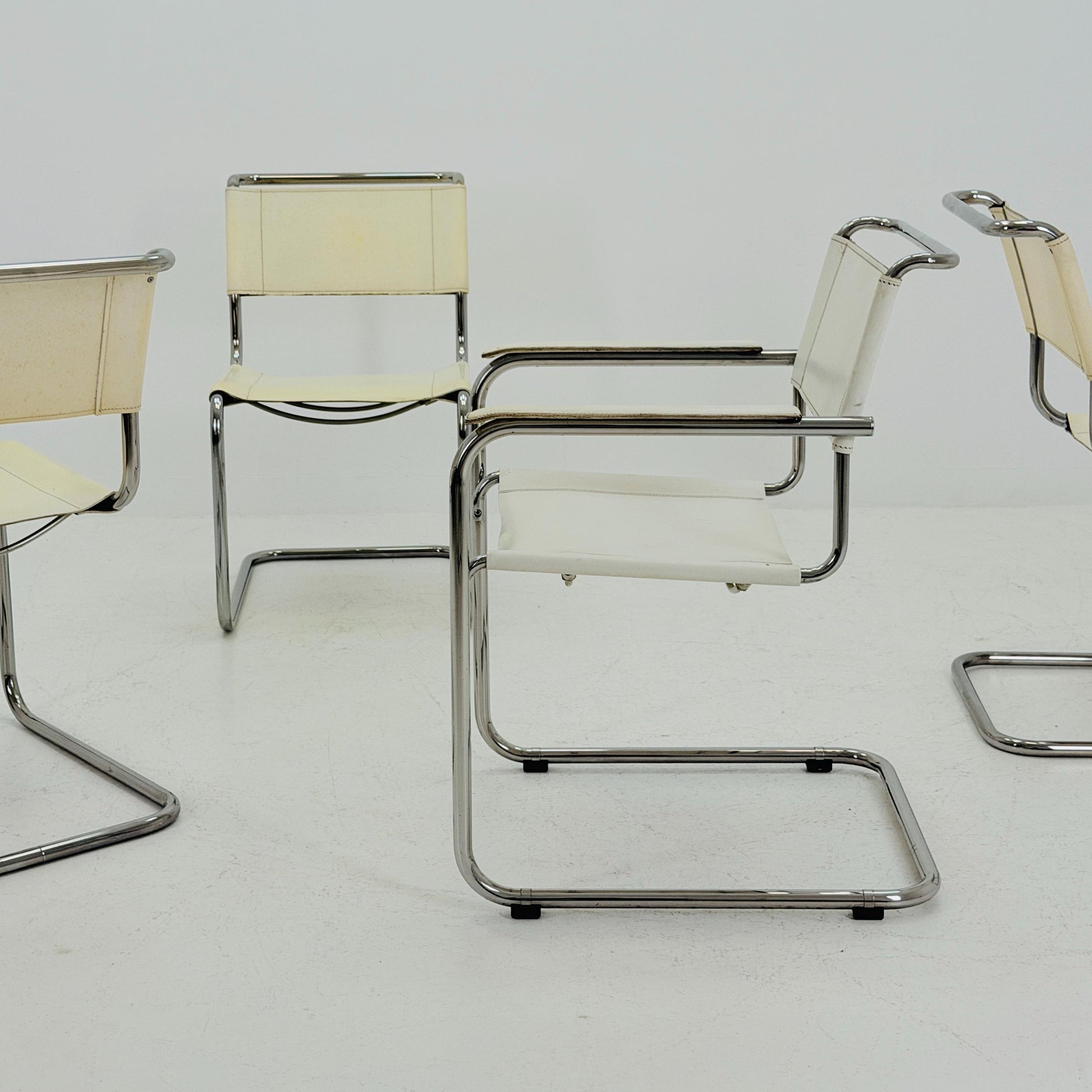 Set of 4 Vintage Thonet S33 & S34 Bauhaus Cantilever Chairs – White Leather – Germany, 1980s