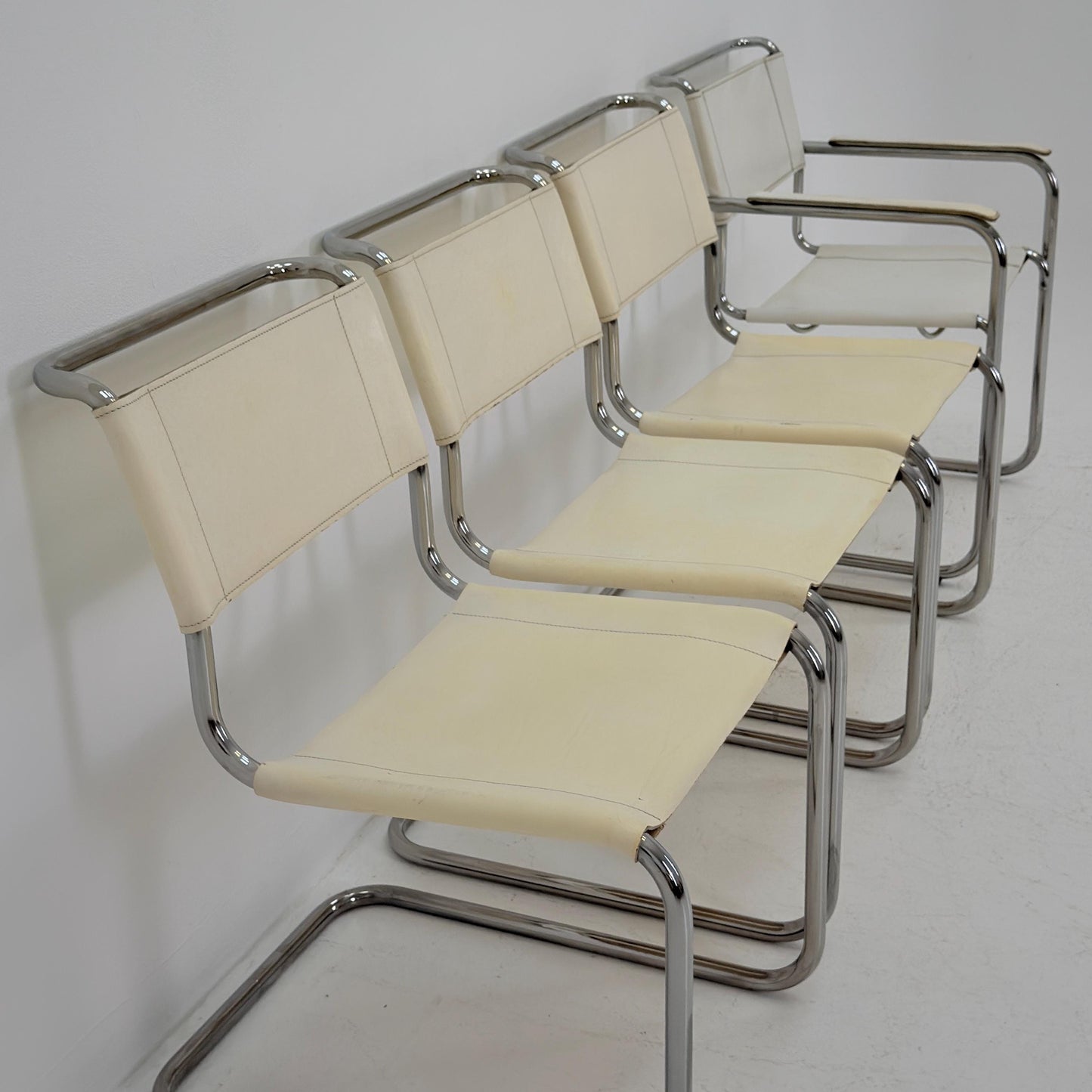 Set of 4 Vintage Thonet S33 & S34 Bauhaus Cantilever Chairs – White Leather – Germany, 1980s