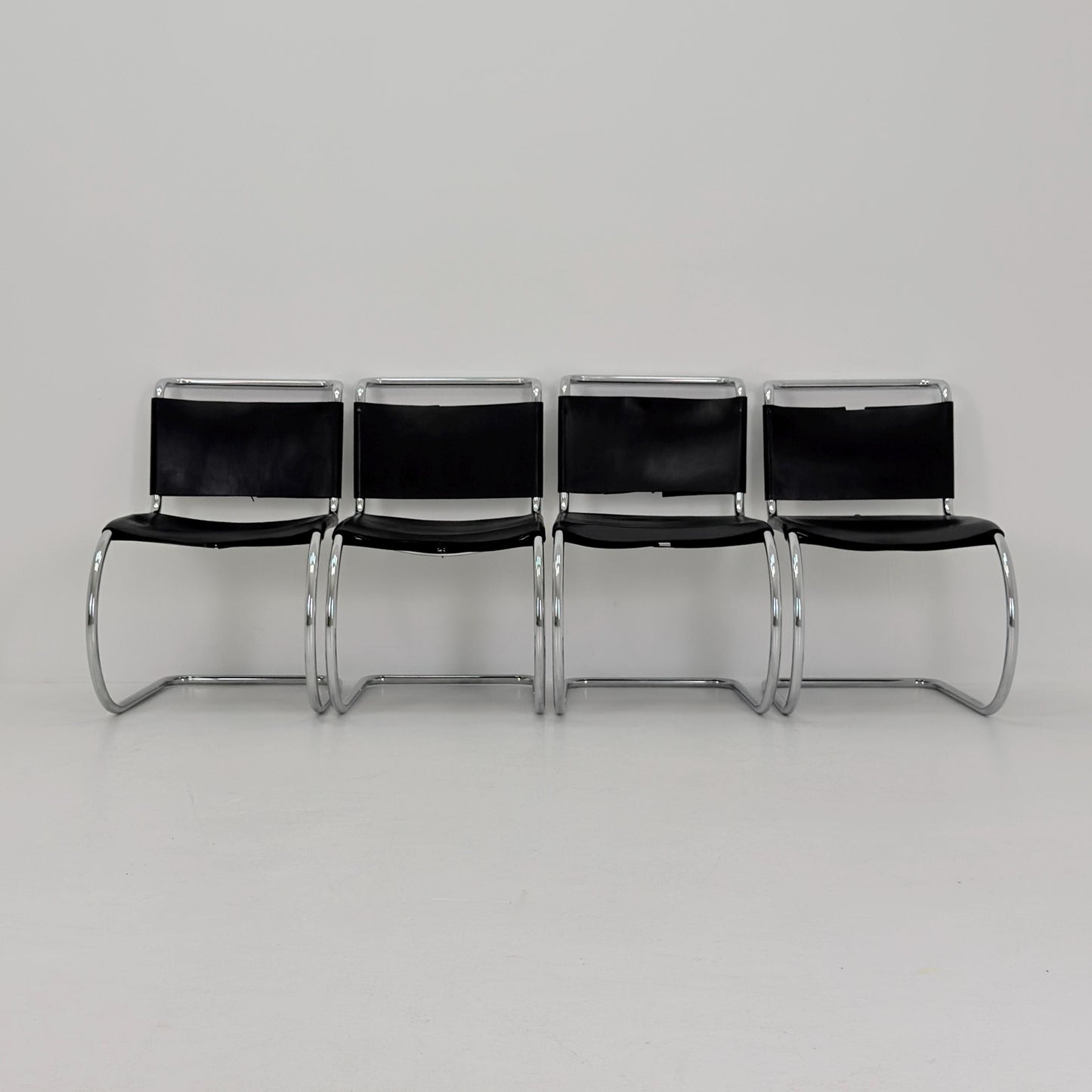 Set of 4 Bauhaus Mid-Century Modern Mies van der Rohe MR 10 black leather Chairs 1980s Italy