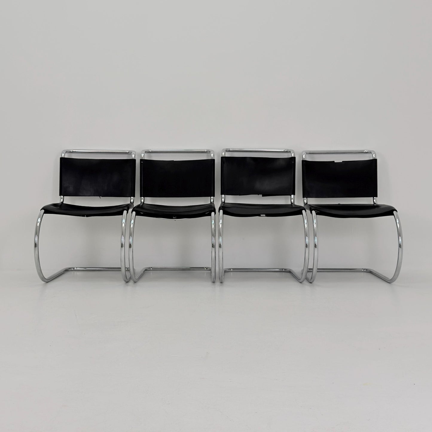 Set of 4 Bauhaus Mid-Century Modern Mies van der Rohe MR 10 black leather Chairs 1980s Italy