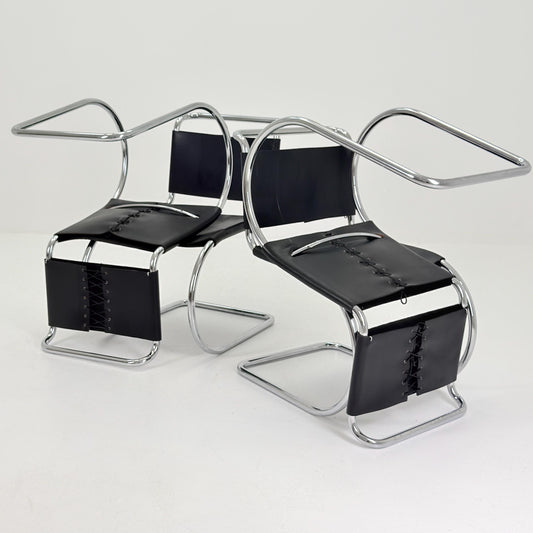 Set of 4 Bauhaus Mid-Century Modern Mies van der Rohe MR 10 black leather Chairs 1980s Italy