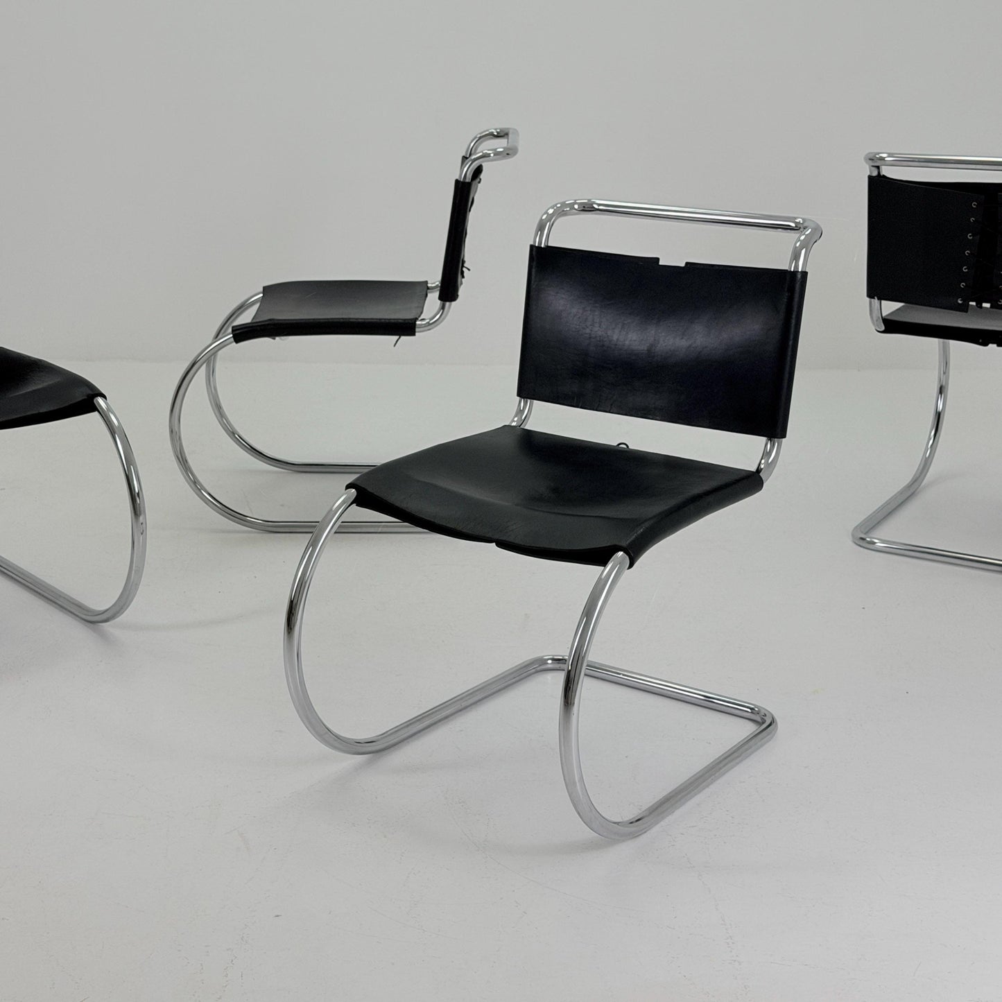 Set of 4 Bauhaus Mid-Century Modern Mies van der Rohe MR 10 black leather Chairs 1980s Italy