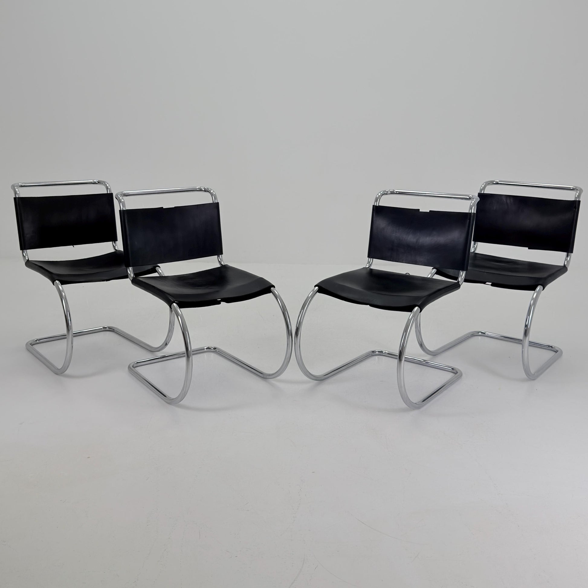 Set of 4 Bauhaus Mid-Century Modern Mies van der Rohe MR 10 black leather Chairs 1980s Italy