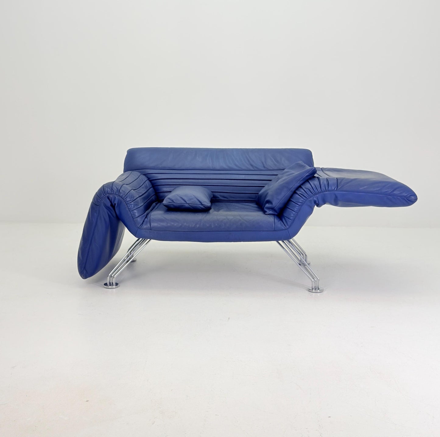 Mid Century De Sede DS-142 Blue Leather Lounge Chair Chaise Longue by Wilfried Totzek, Switzerland 1980s