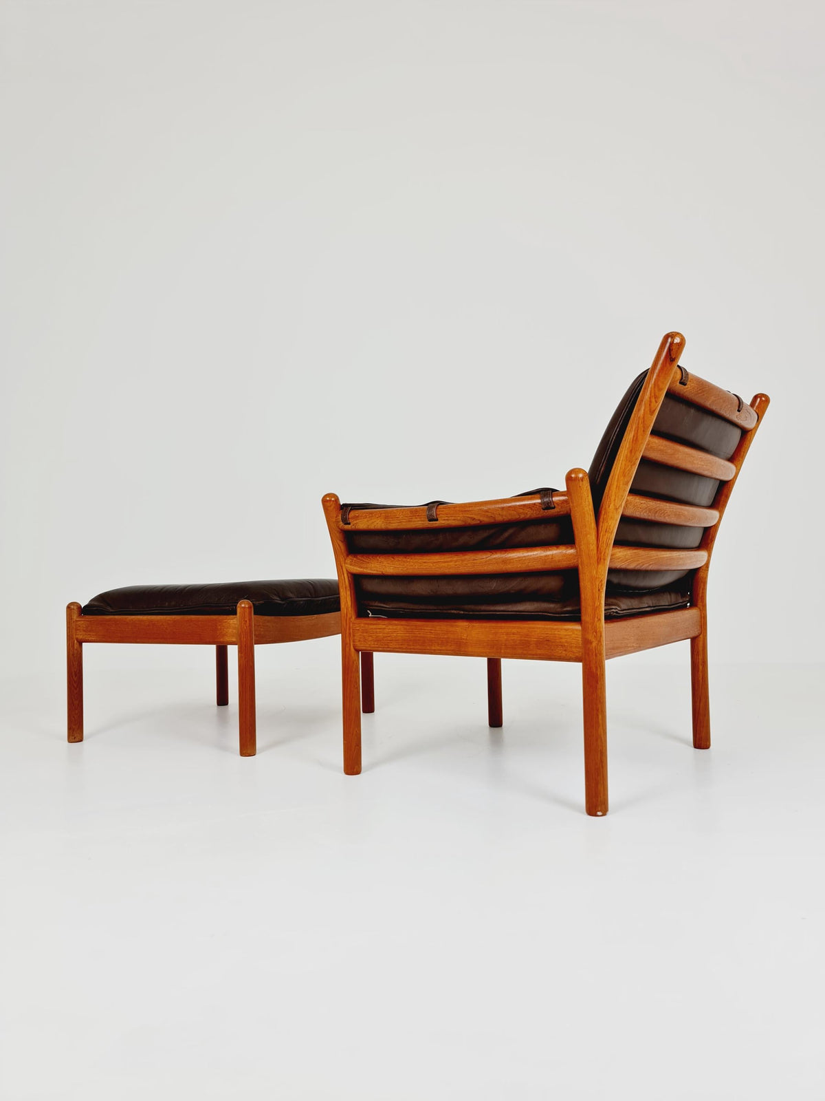 Mid century easy lounge chair with ottoman by Illum Wikkelso 'Genius' For Silkborg Denamrk 1960s,