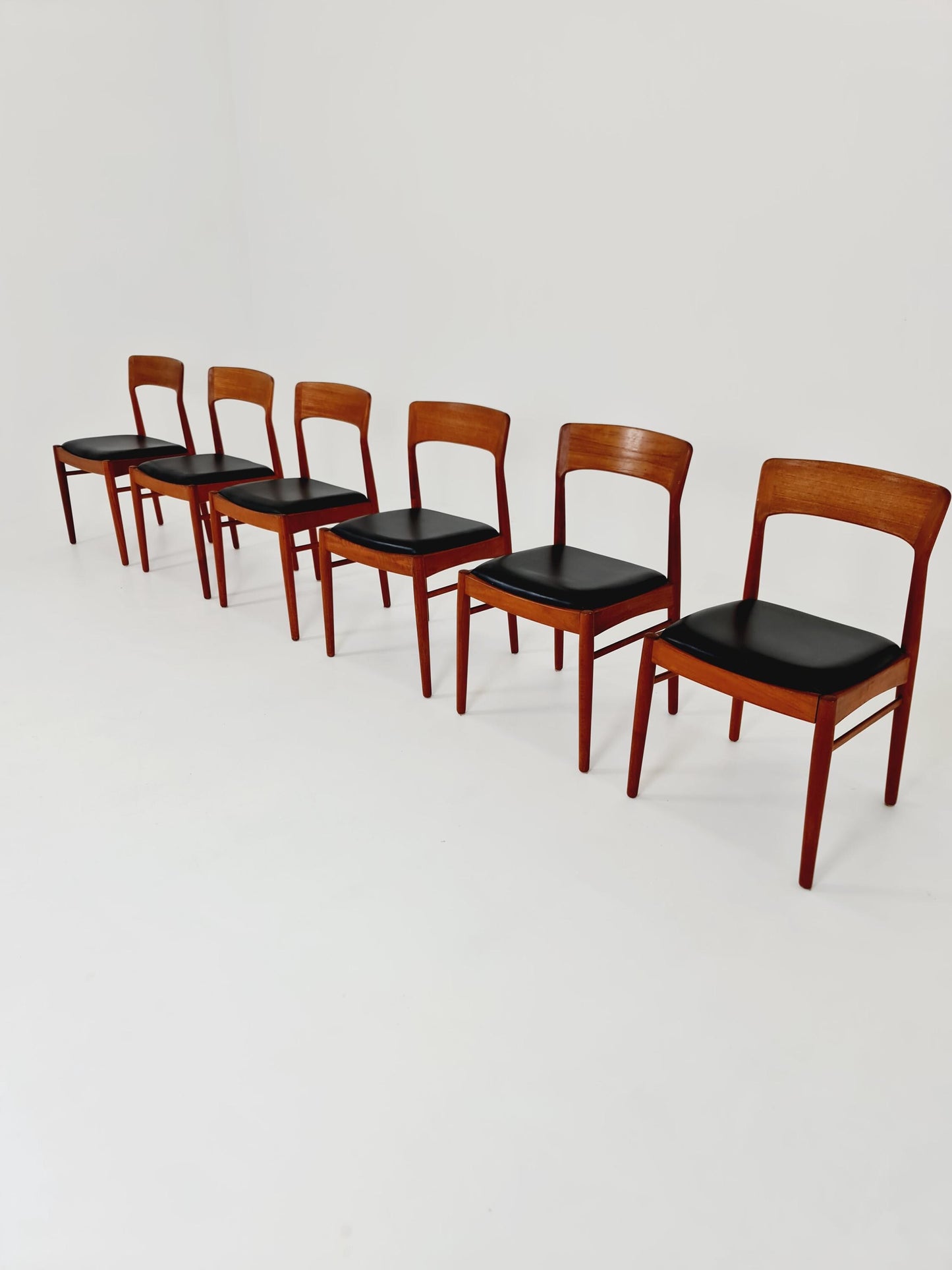 Mid Century Dansih Teak and Leather chair by Henning kaernulf , 1960s Set of 6