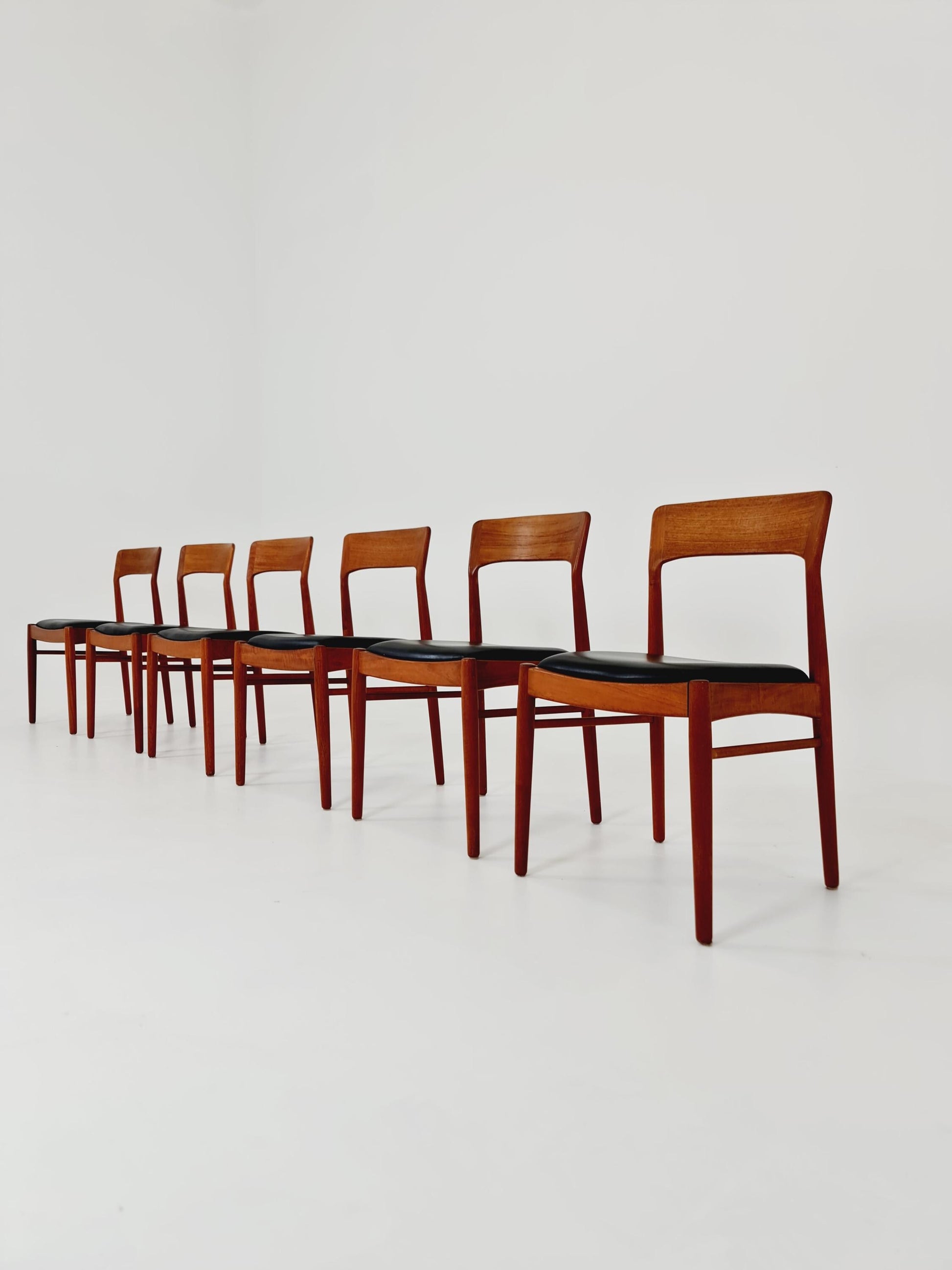 Mid Century Dansih Teak and Leather chair by Henning kaernulf , 1960s Set of 6