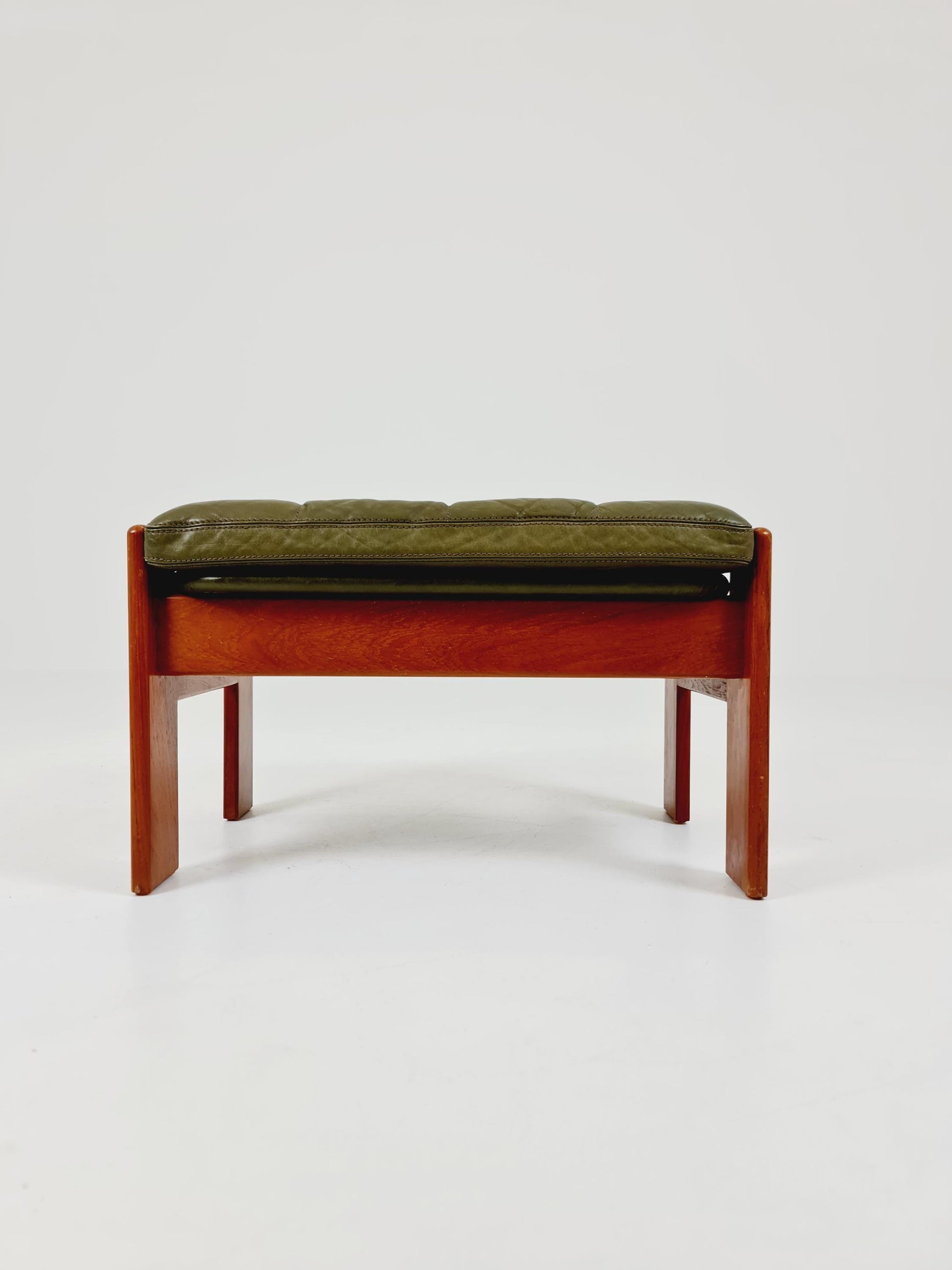 Mid century modern danish Teakl ottoman/stool, By Skippers Möbler 1960s
