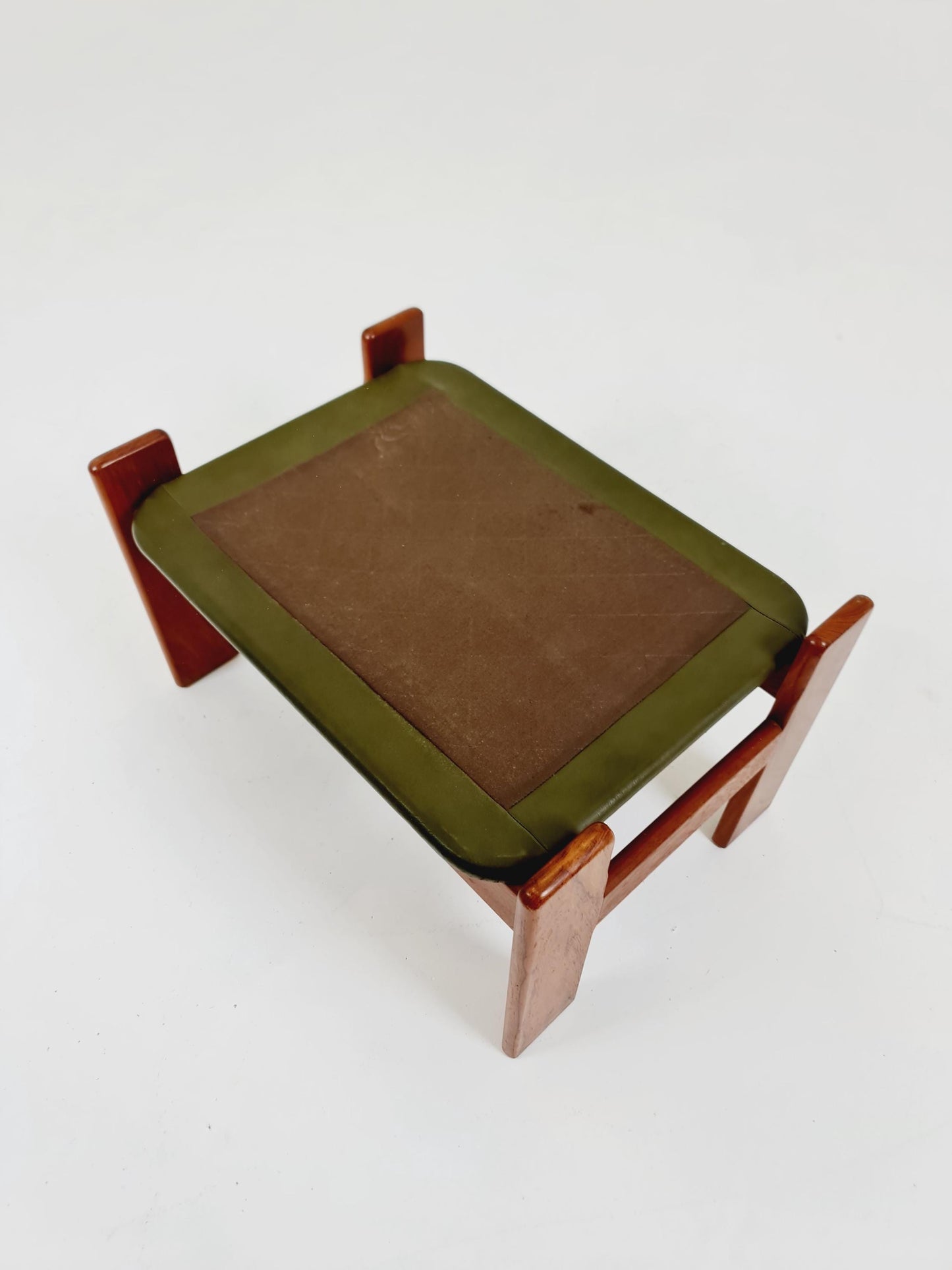 Mid century modern danish Teakl ottoman/stool, By Skippers Möbler 1960s