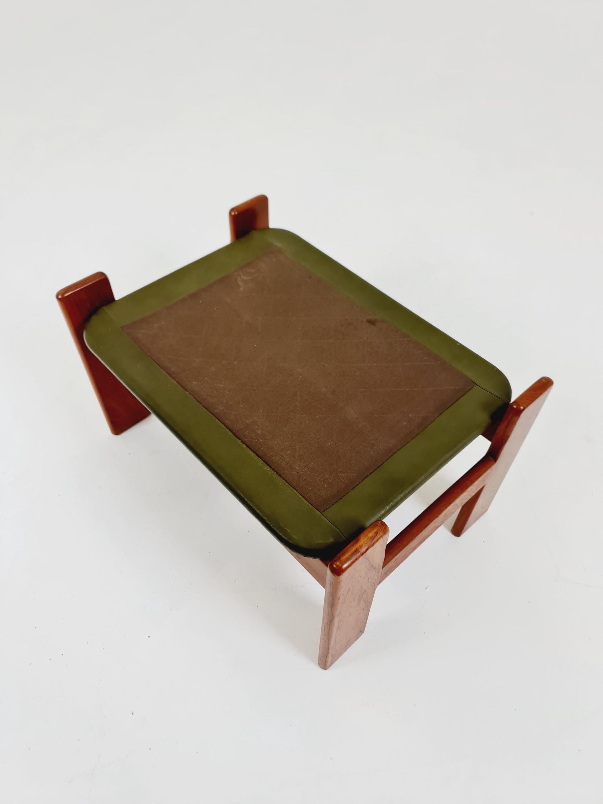 Mid century modern danish Teakl ottoman/stool, By Skippers Möbler 1960s