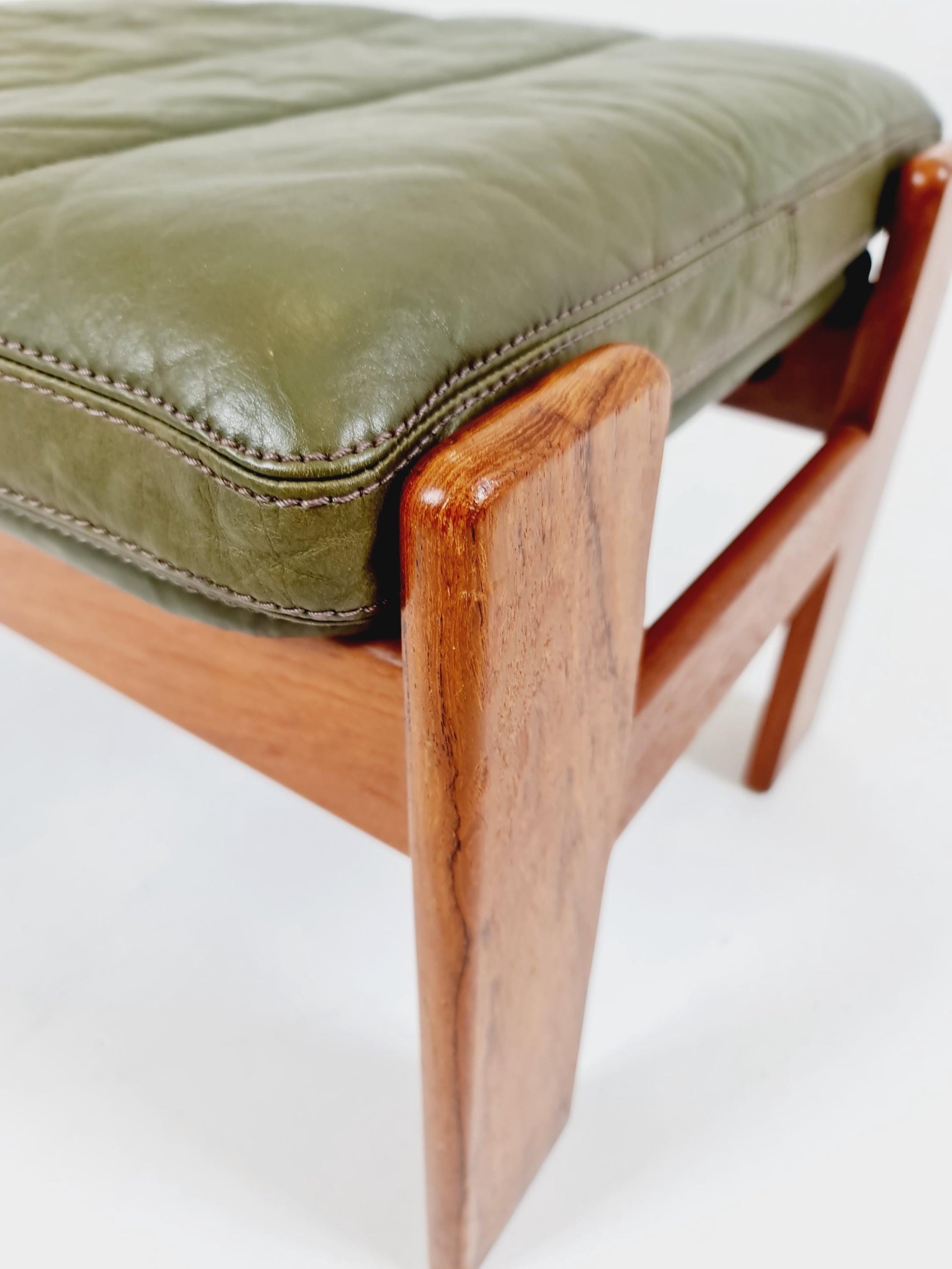 Mid century modern danish Teakl ottoman/stool, By Skippers Möbler 1960s