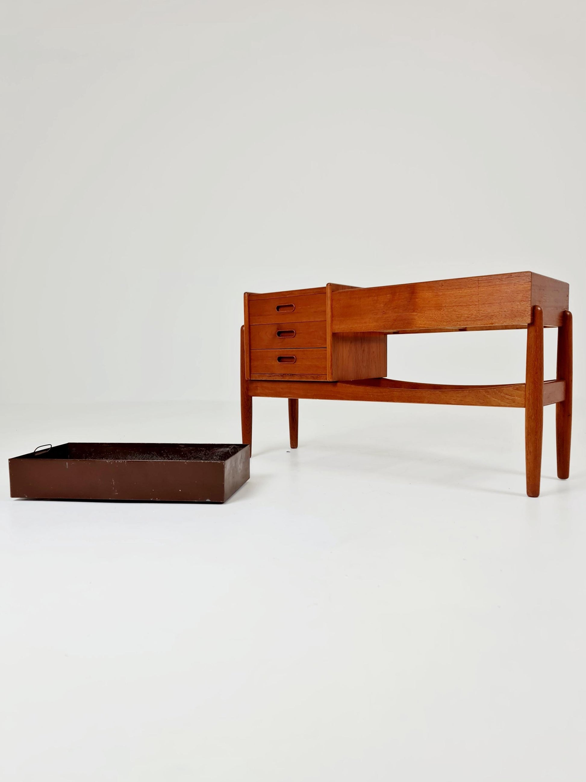 Danish teak plant table/ hallway table Arne wahl Iversen, 1960s