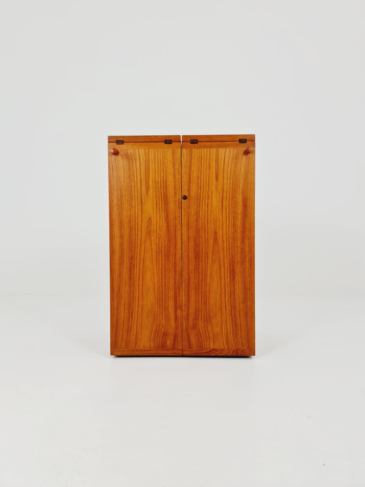Super rare Danish mid century bar cart trolley By Reno Wahl Iversen for Dyrlund in Teak , 1960s