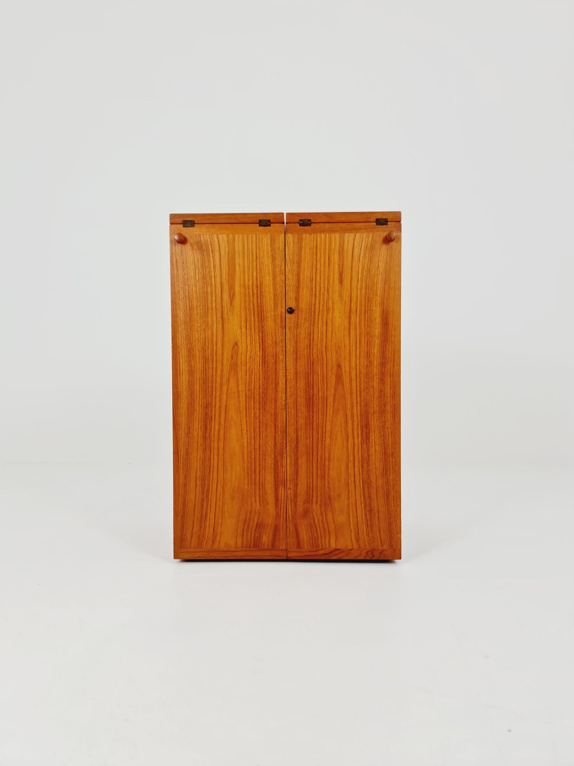Super rare Danish mid century bar cart trolley By Reno Wahl Iversen for Dyrlund in Teak , 1960s