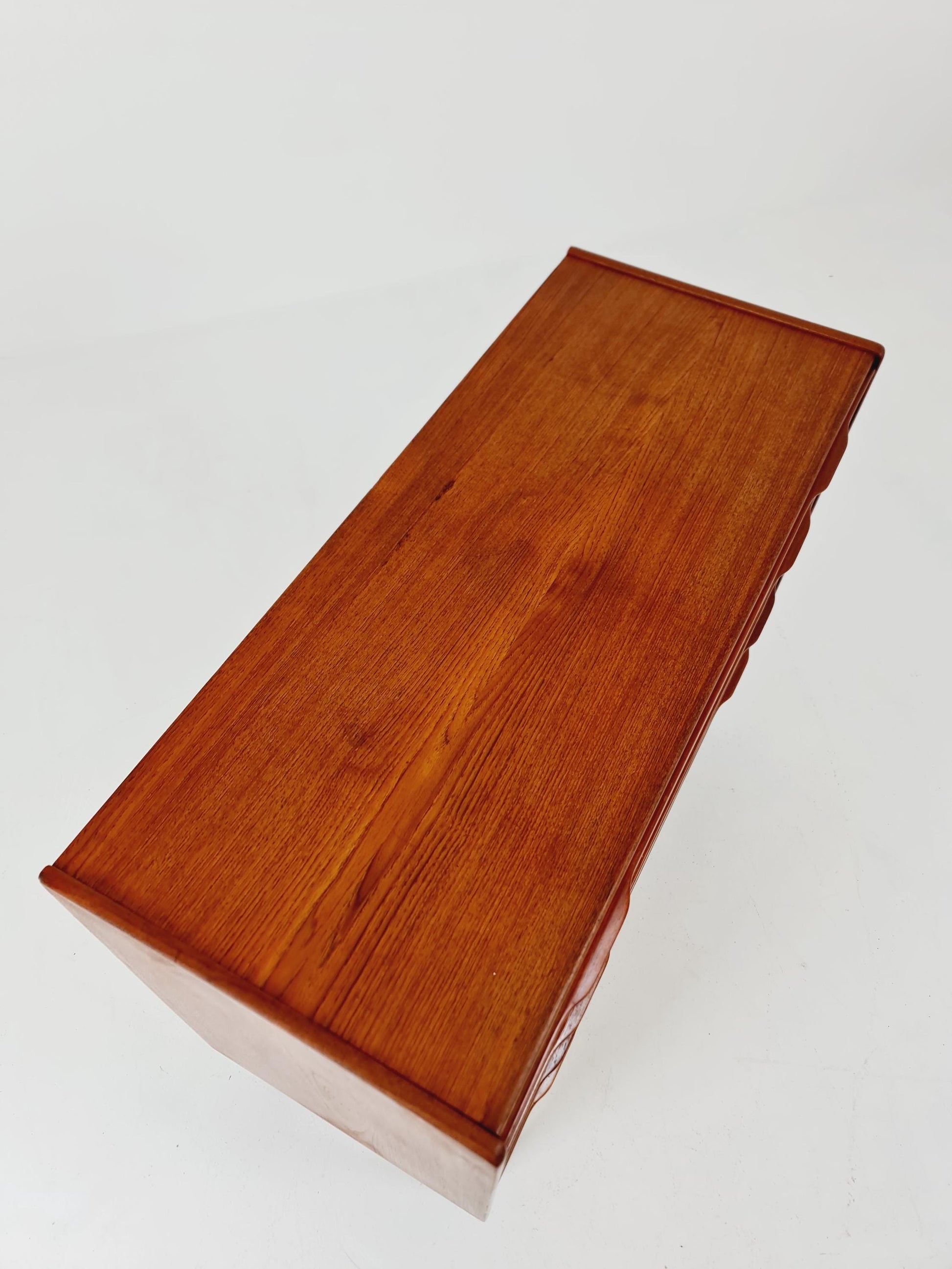 Midcentury danish design chest of drawers / drawer dresser /4 drawers cabinet By Henning Jörgensen for Frederica 1960s