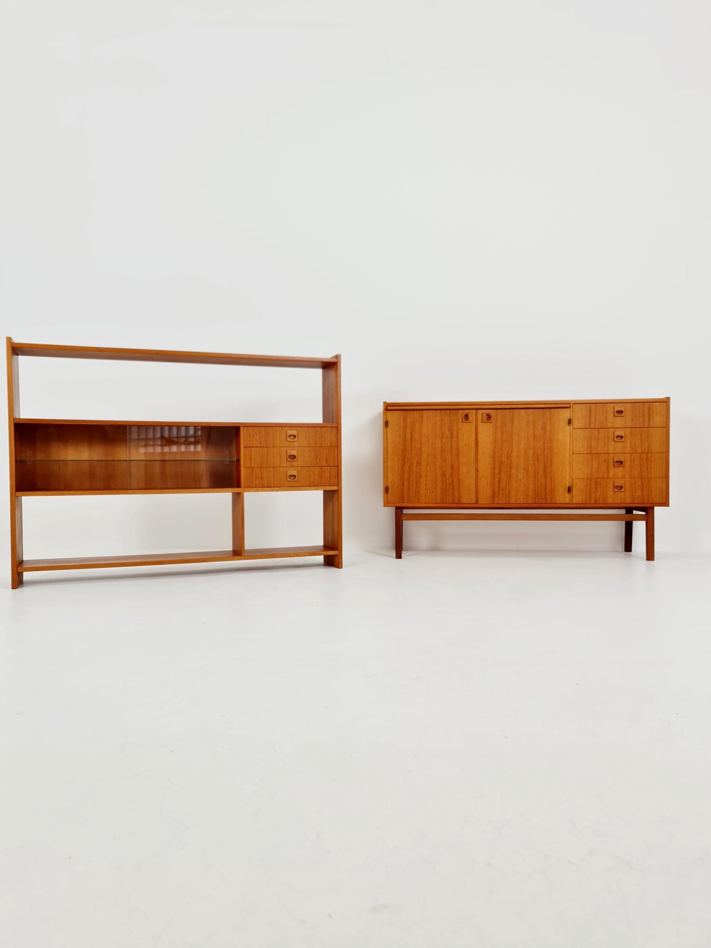 Danish freestanding vintage bookshelf system/ book case teak by Bengt Ruda, 1960s
